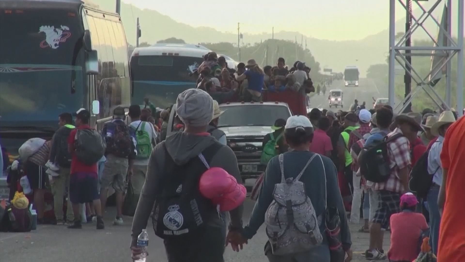 特朗普擬禁止非法移民申請成難民