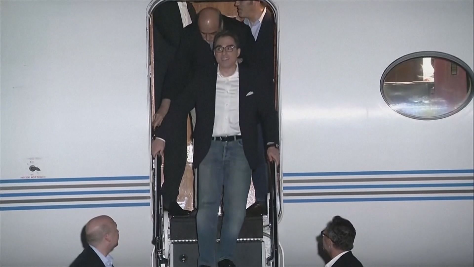 五名獲伊朗釋放的美國公民返國