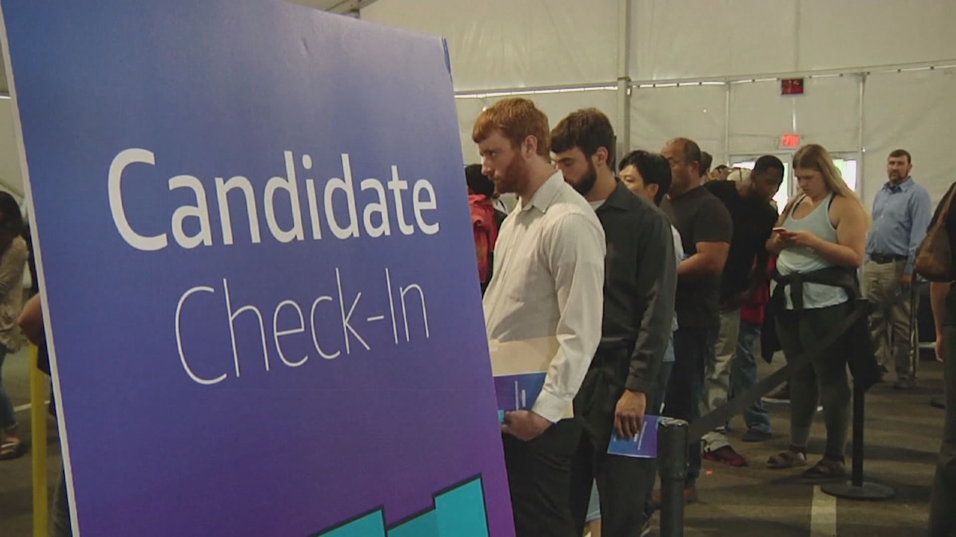 美國新申領失業救濟人數減少惟仍然高企