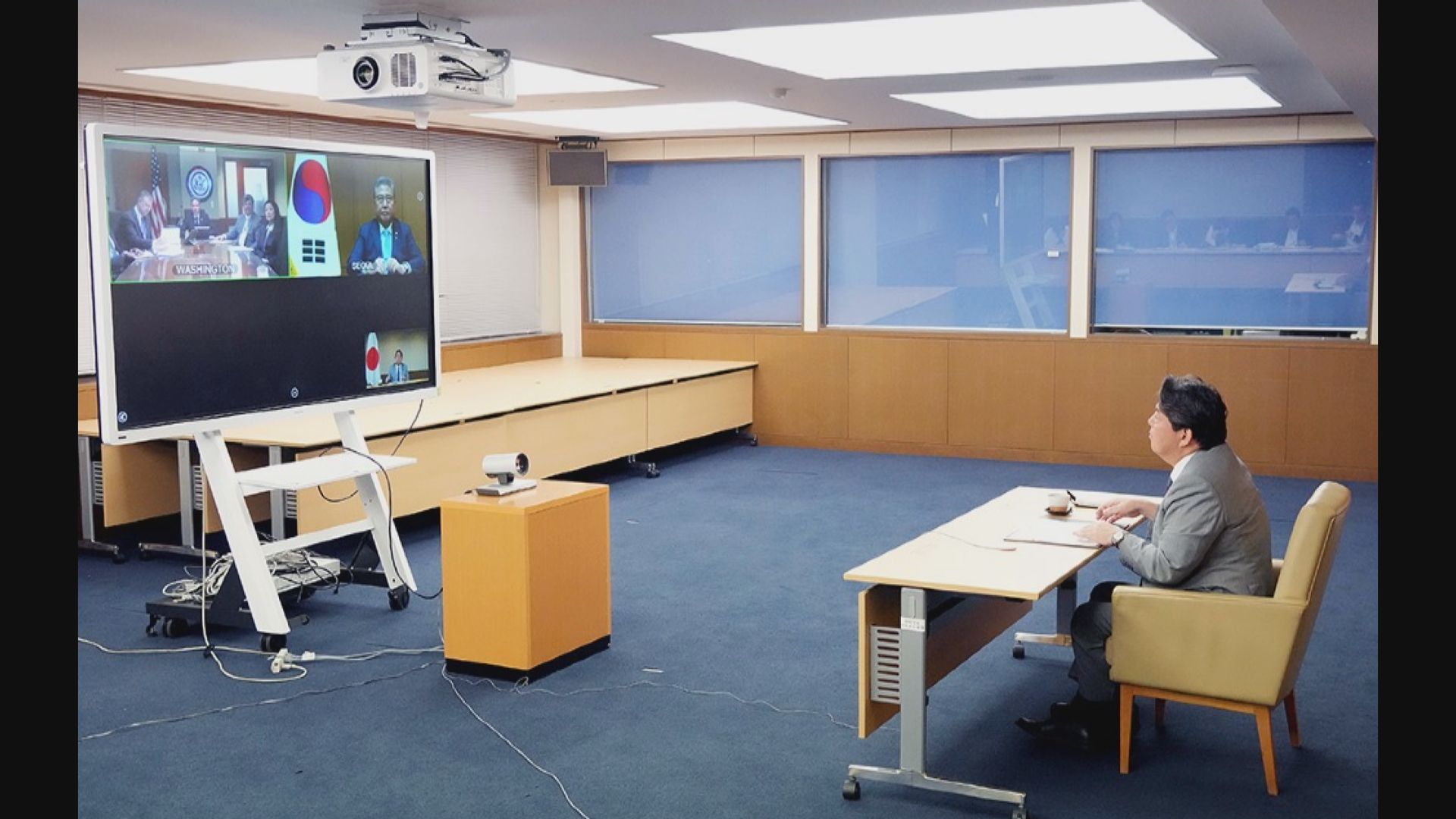 美日韓外長視像會晤 稱本周峰會為三國合作歷史性機會