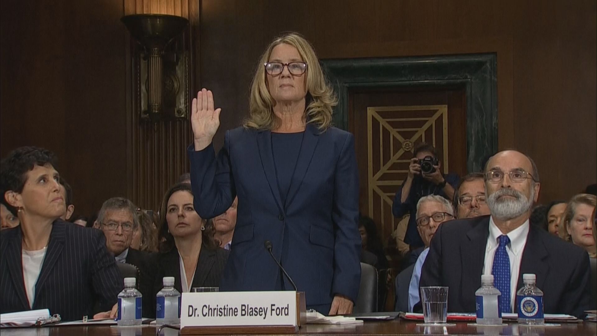 福特出席聽證會憶述卡瓦諾侵犯經過