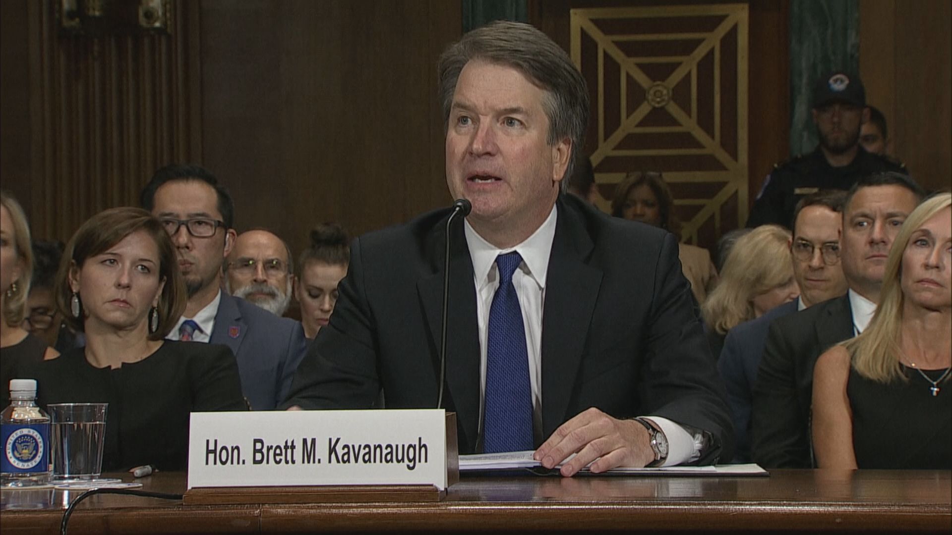 卡瓦諾出席聽證會否認性侵指控