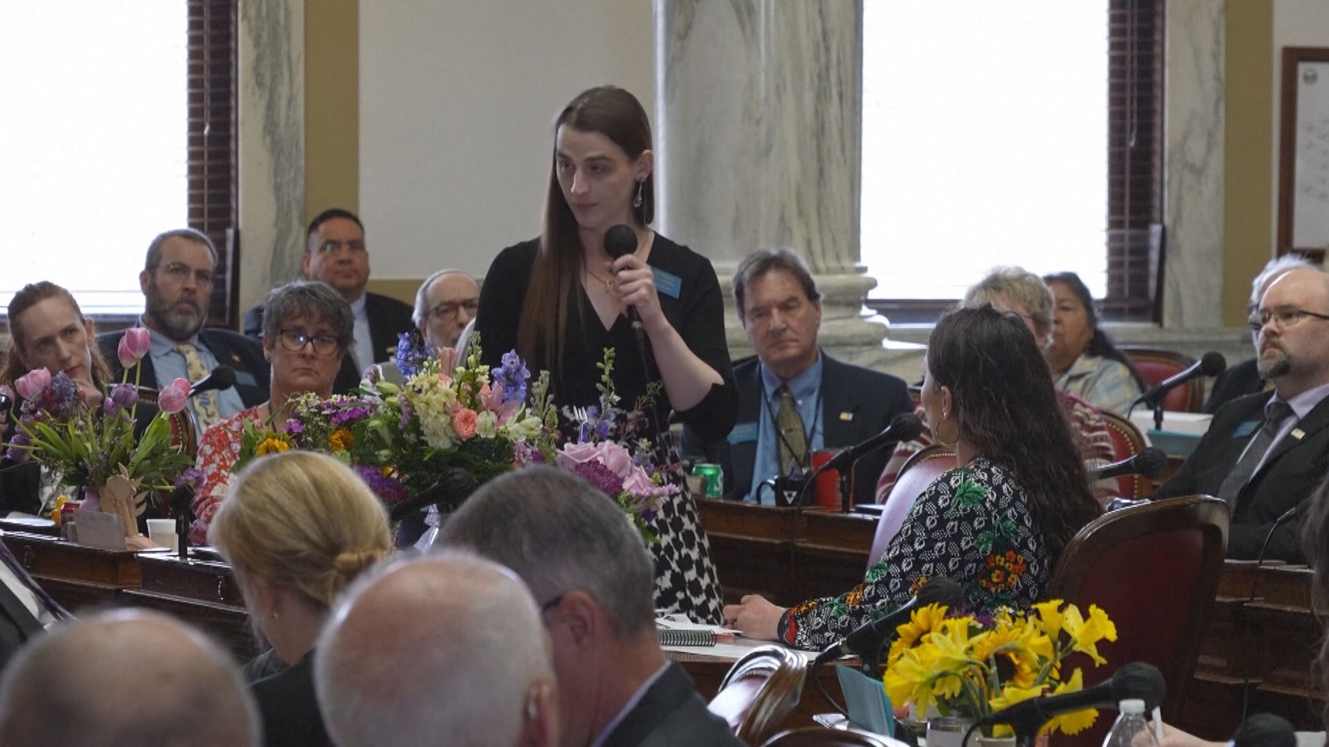 美國蒙大拿州民主黨跨性別眾議員違反禮儀規則　被禁發言