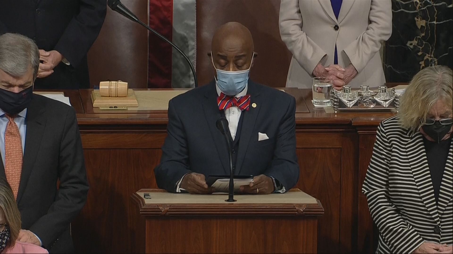 美國政權過渡進程一度受阻　國會終確認拜登為下任總統