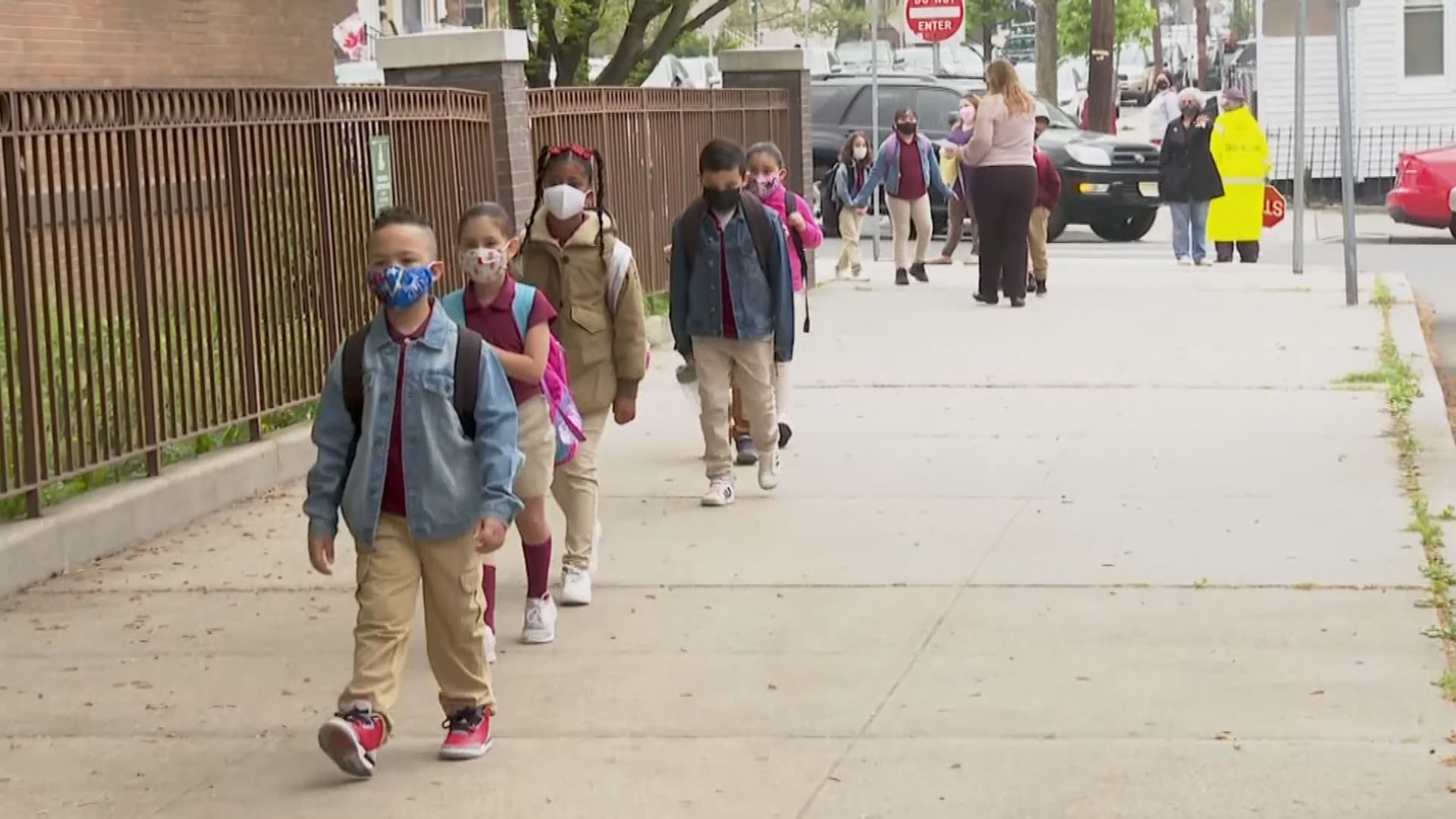 得州禁學校強制學生戴口罩引訴訟　拜登指要求學生戴口罩無關政治