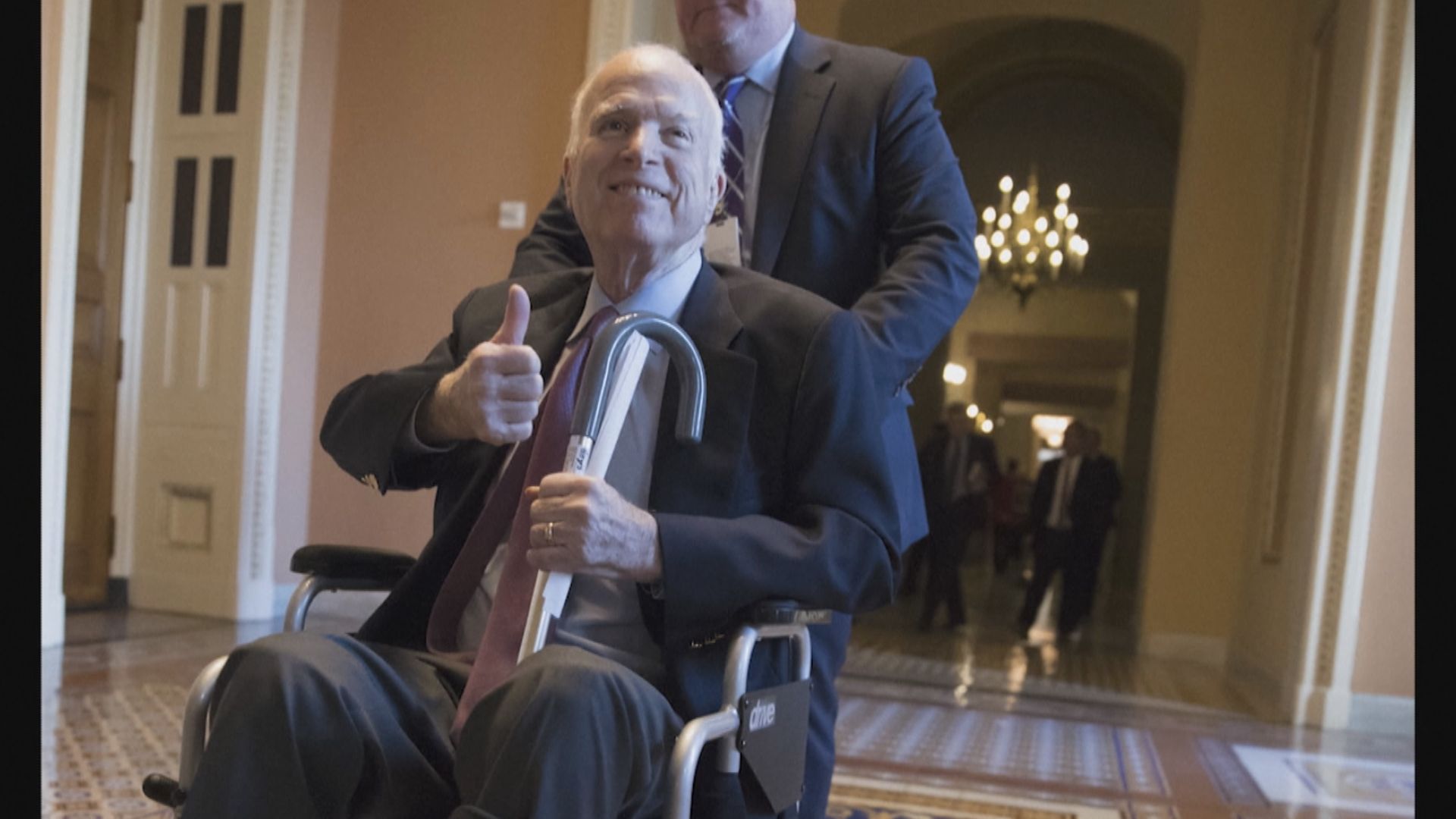 麥凱恩宣布放棄腦癌治療