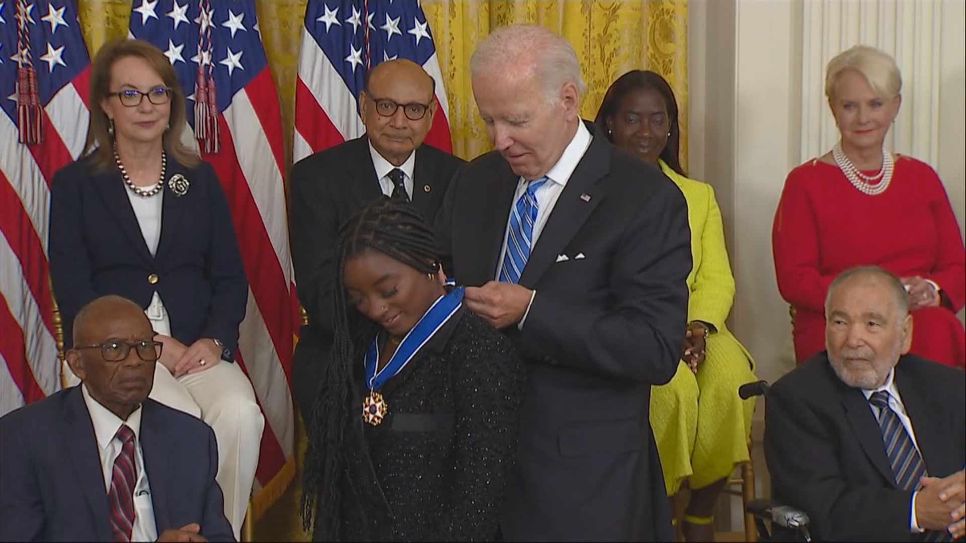 拜登向十七人頒發「總統自由勳章」　表揚他們在各領域成就