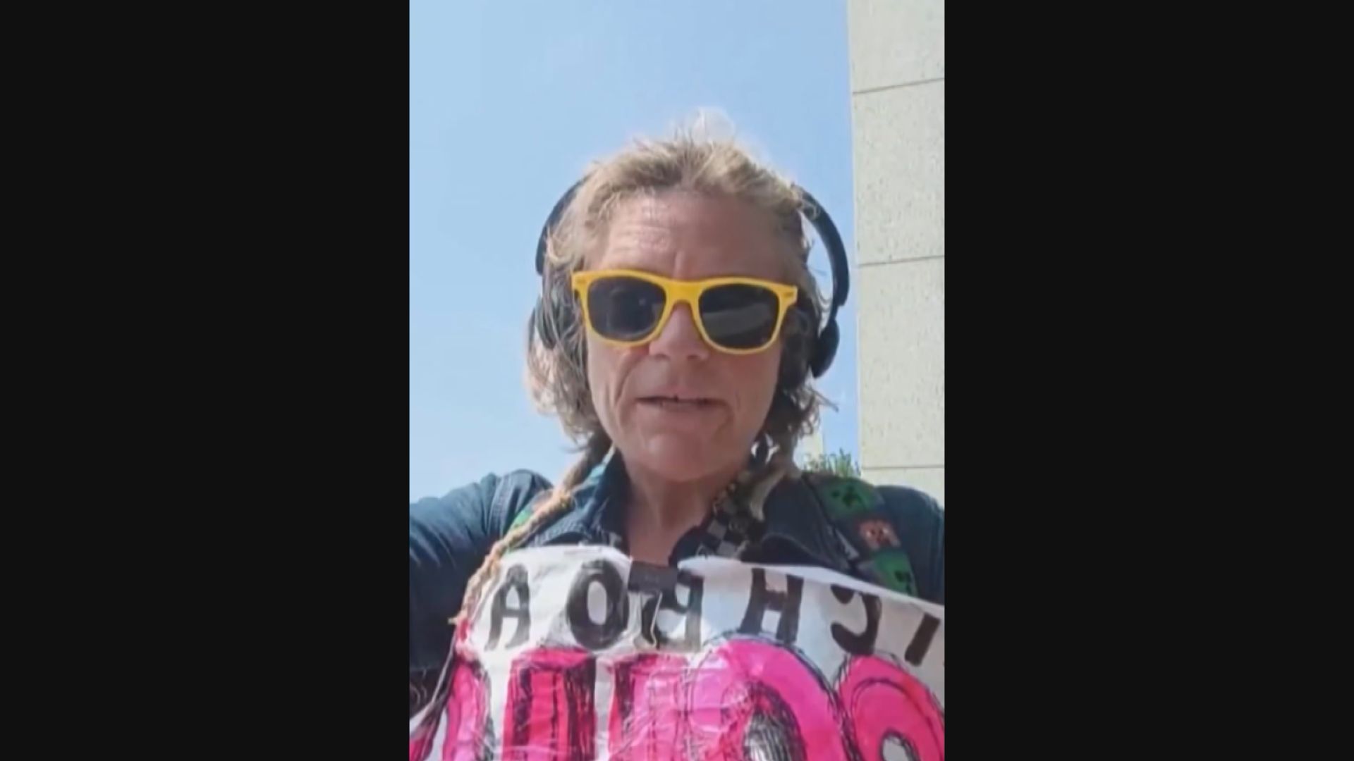 美國當局拘捕一名女子　涉二戰紀念碑廣場塗鴉事件