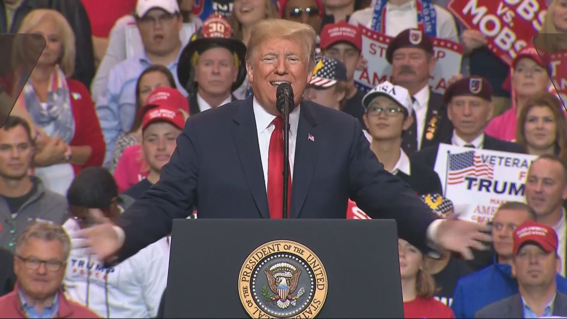 特朗普於選舉前夕繼續抨擊民主黨