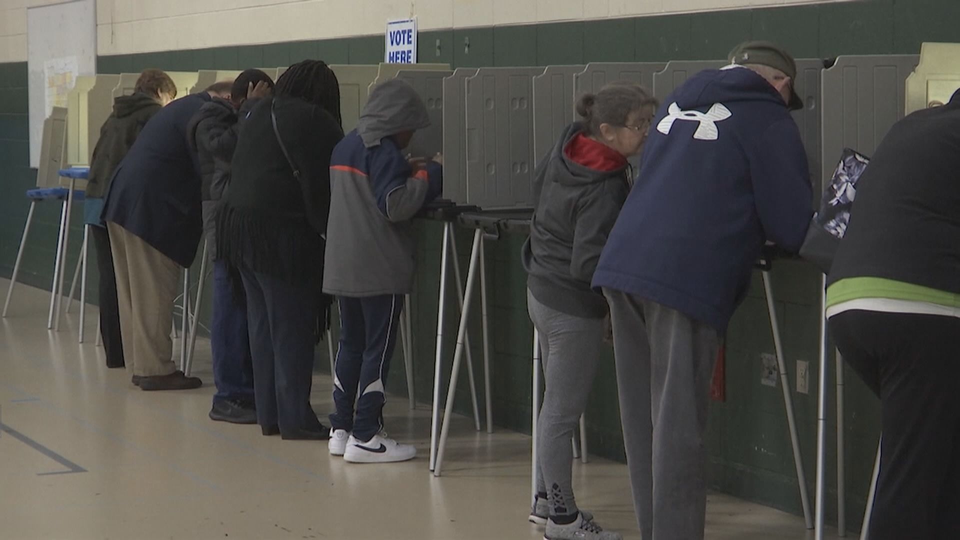 美中期選舉投票結束料投票率創新高