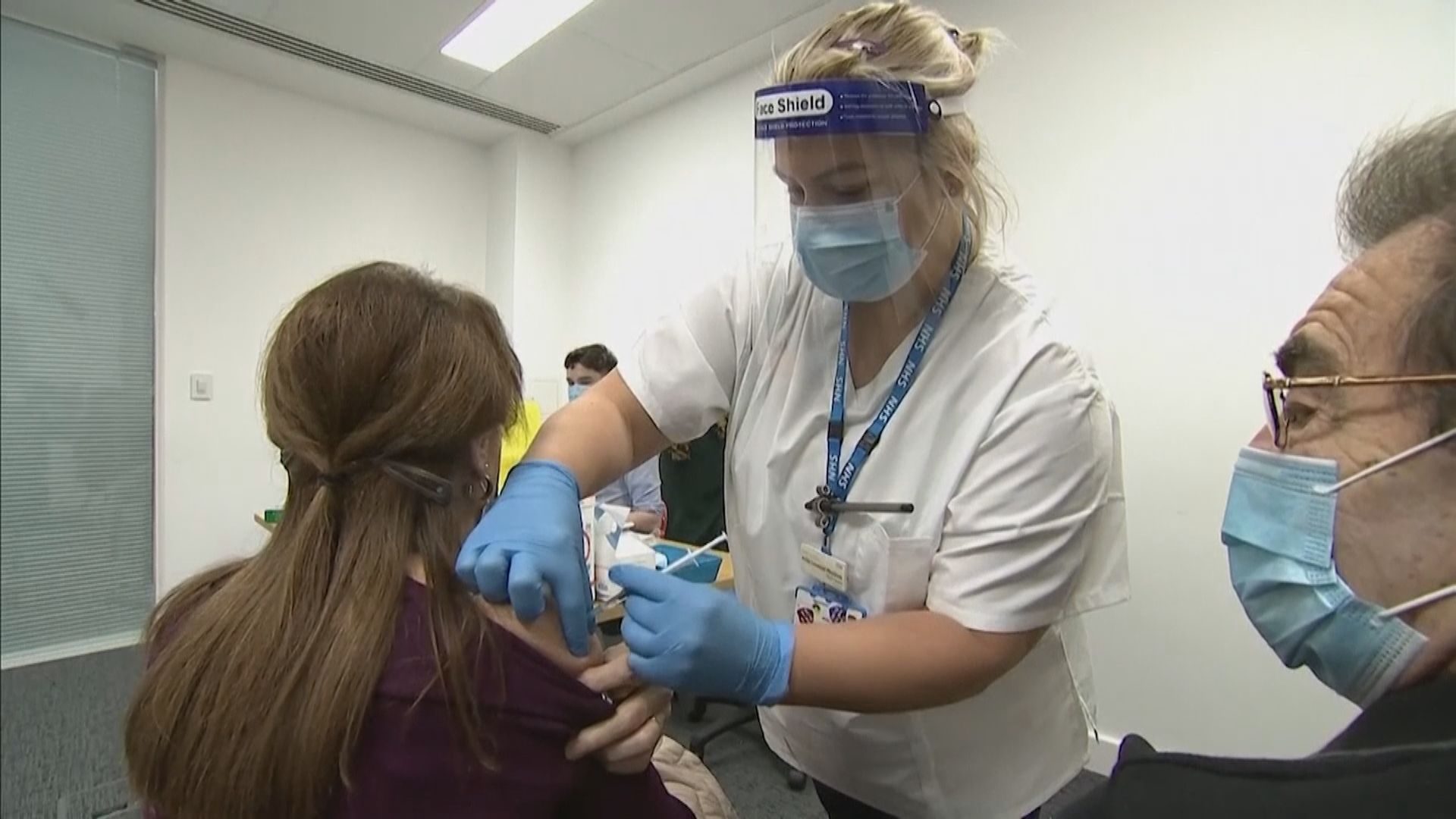 據報莫德納新冠疫苗最快周五晚正式批准在美國緊急使用