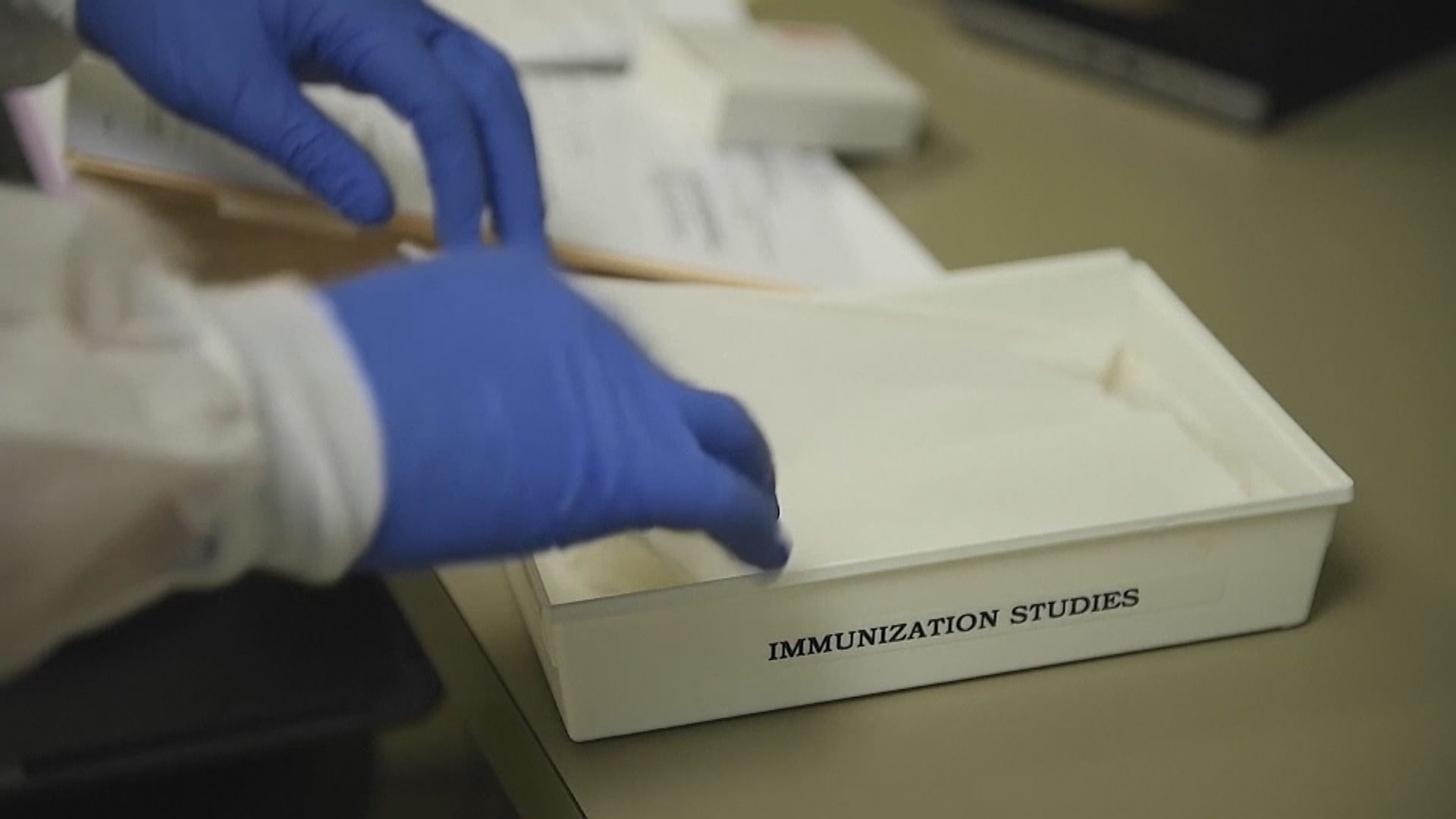 彭斯夫婦本港時間今晚接種新冠疫苗　過程由電視直播