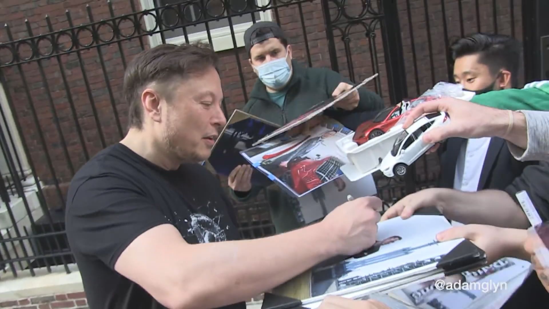 馬斯克首度透露患亞氏保加症　狗狗幣言論拖累價格急挫