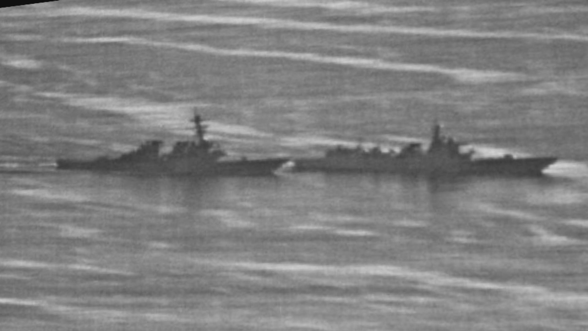 中美軍艦南海相遇照片曝光