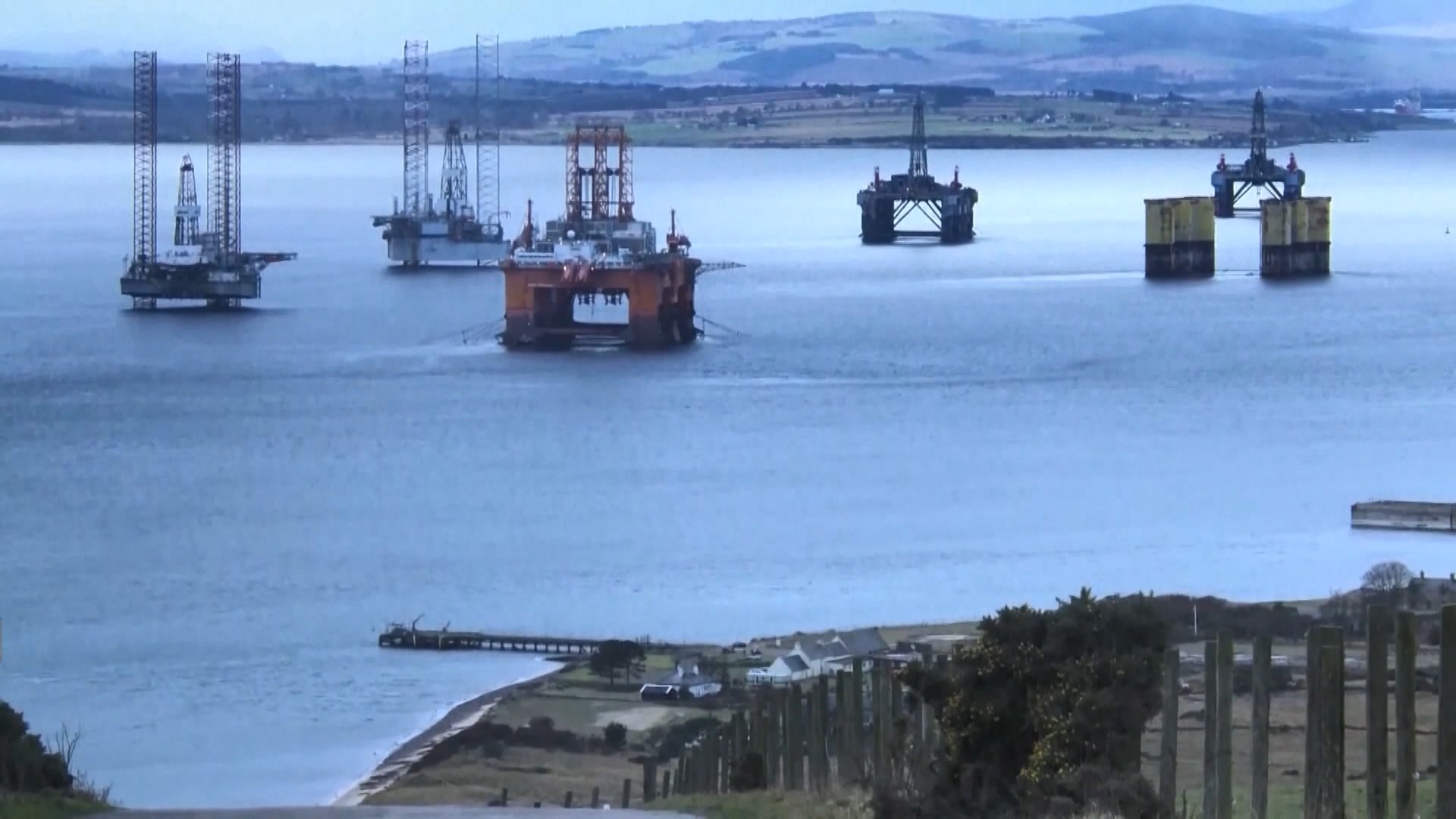 憂慮疫情擴散打擊原油需求　油價跌近4%