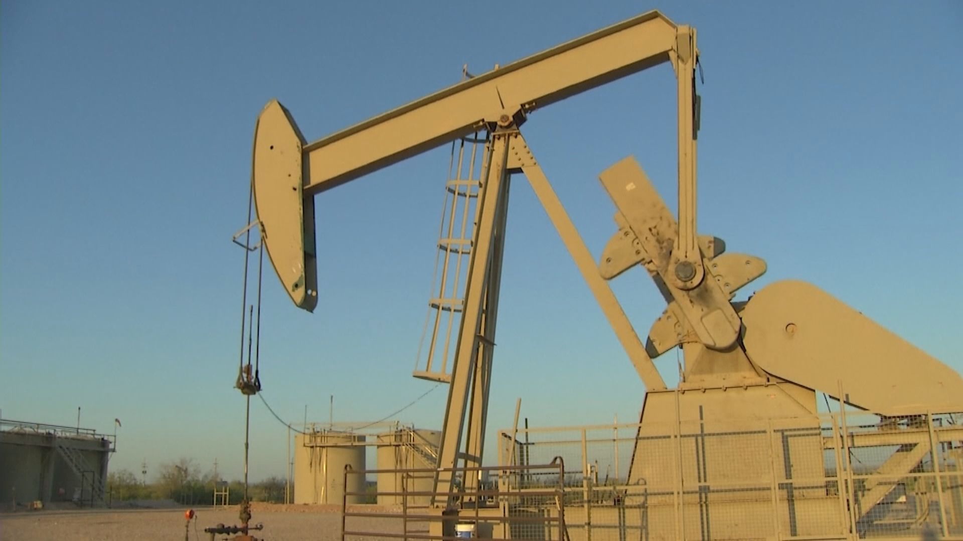 油價曾觸及逾2年高位　受助美國原油庫存大減