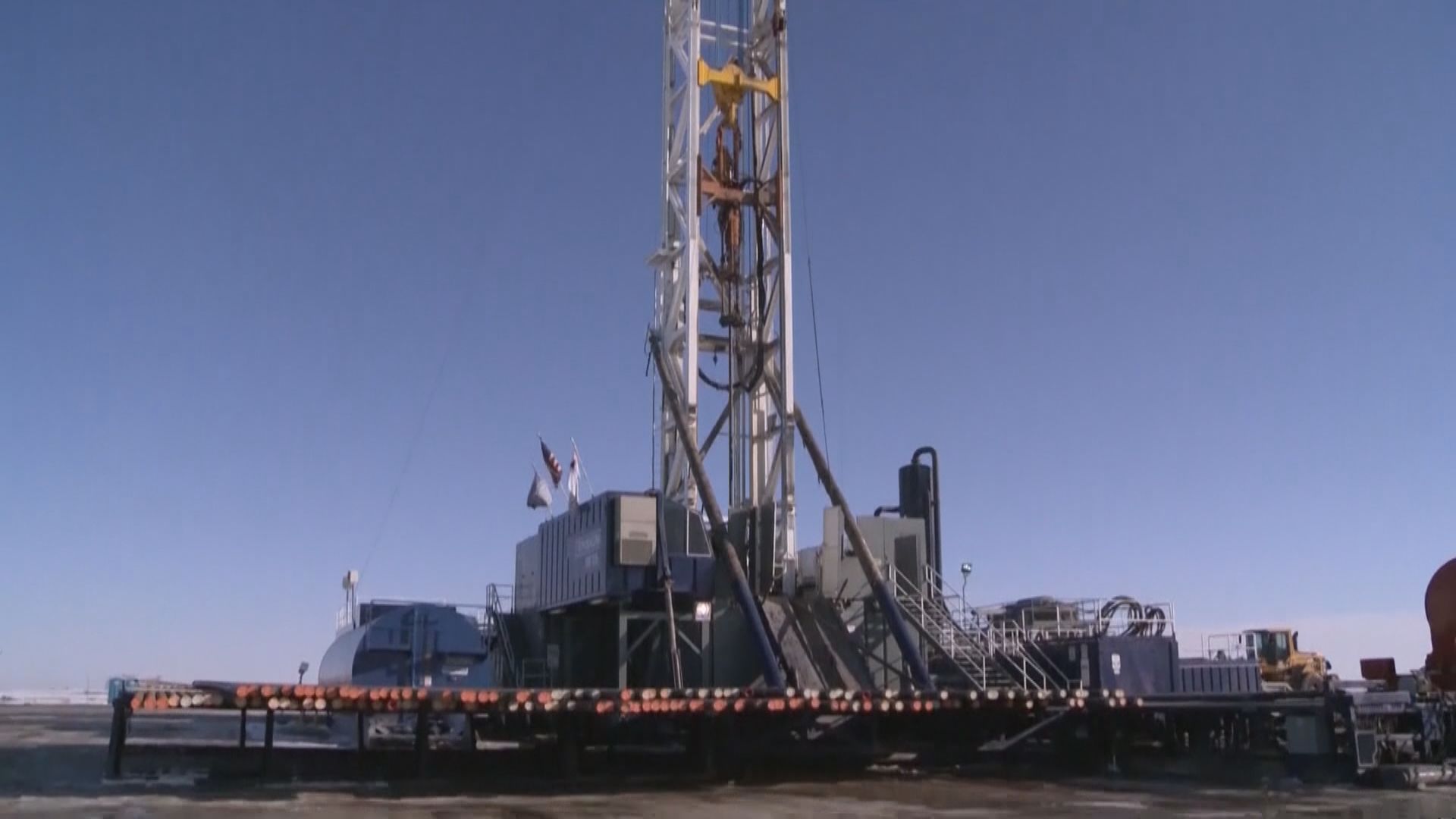 油價跌逾2% 因美股大跌及美國煉油廠增產