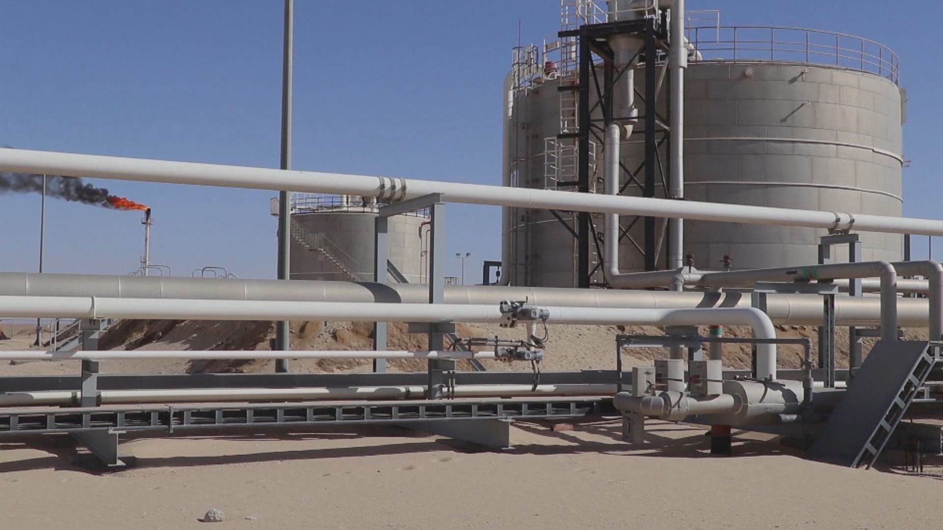 紐油下挫15%　跌穿每桶100美元