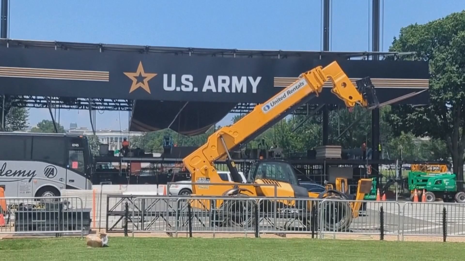 華盛頓閱兵當日有組織發起「無王日」示威　抗議特朗普濫權