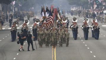 美國陸軍舉行閱兵儀式　慶祝建立250周年