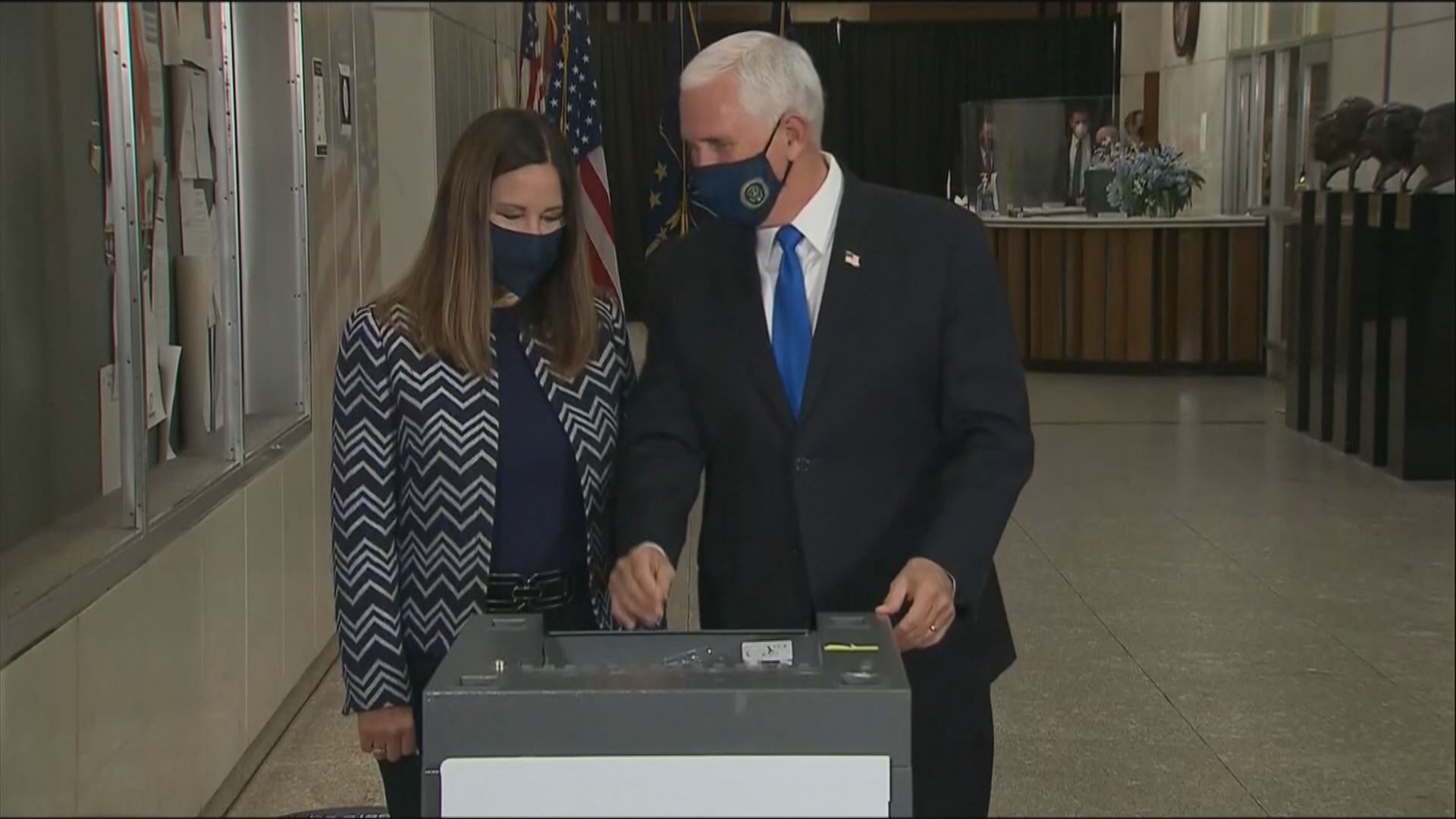 美國副總統彭斯攜妻提早投票