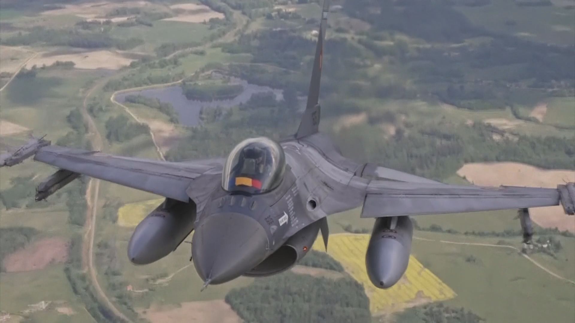 小型飛機闖入華盛頓限制空域 兩架F-16戰機超音速攔截釀音爆