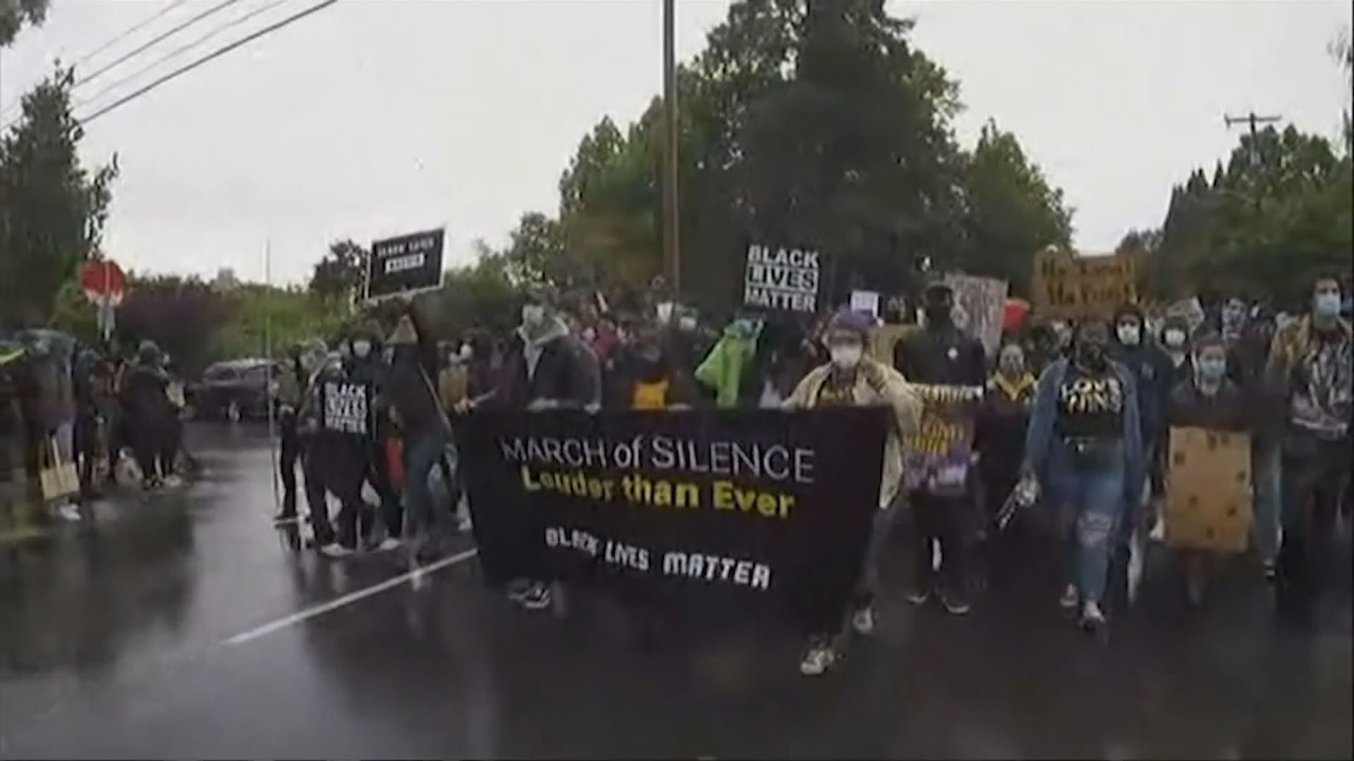 全美多地推警隊改革　部分地方暫時禁止使用催淚氣體