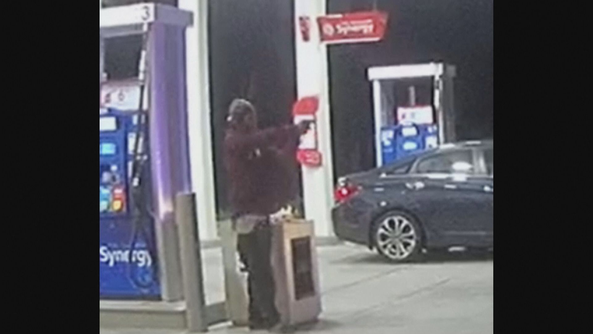 南加州警員擊斃疑持槍男子　目擊者估計錯將電筒當手槍