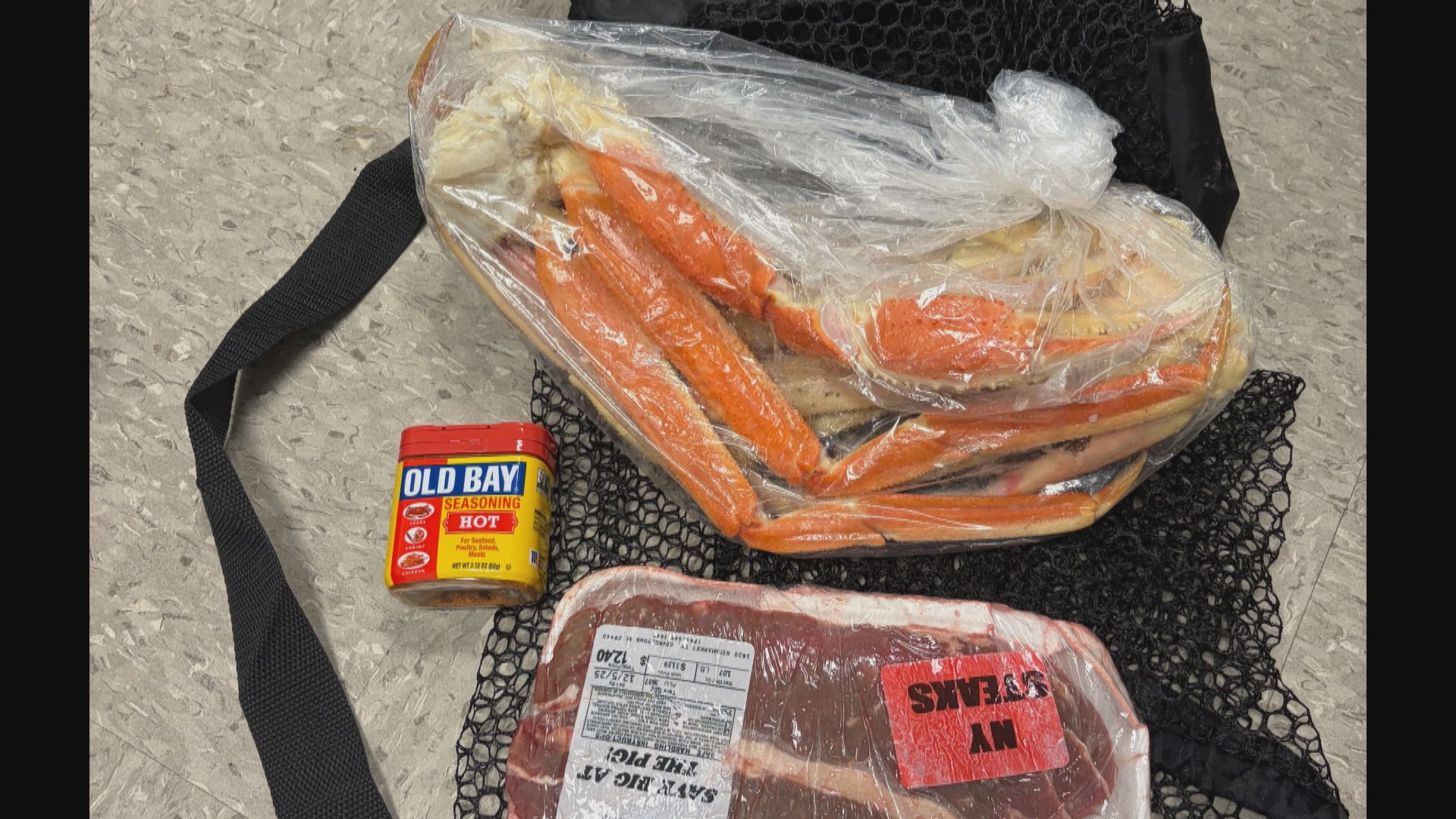 美國有人以無人機向監獄空投牛扒及蟹腳