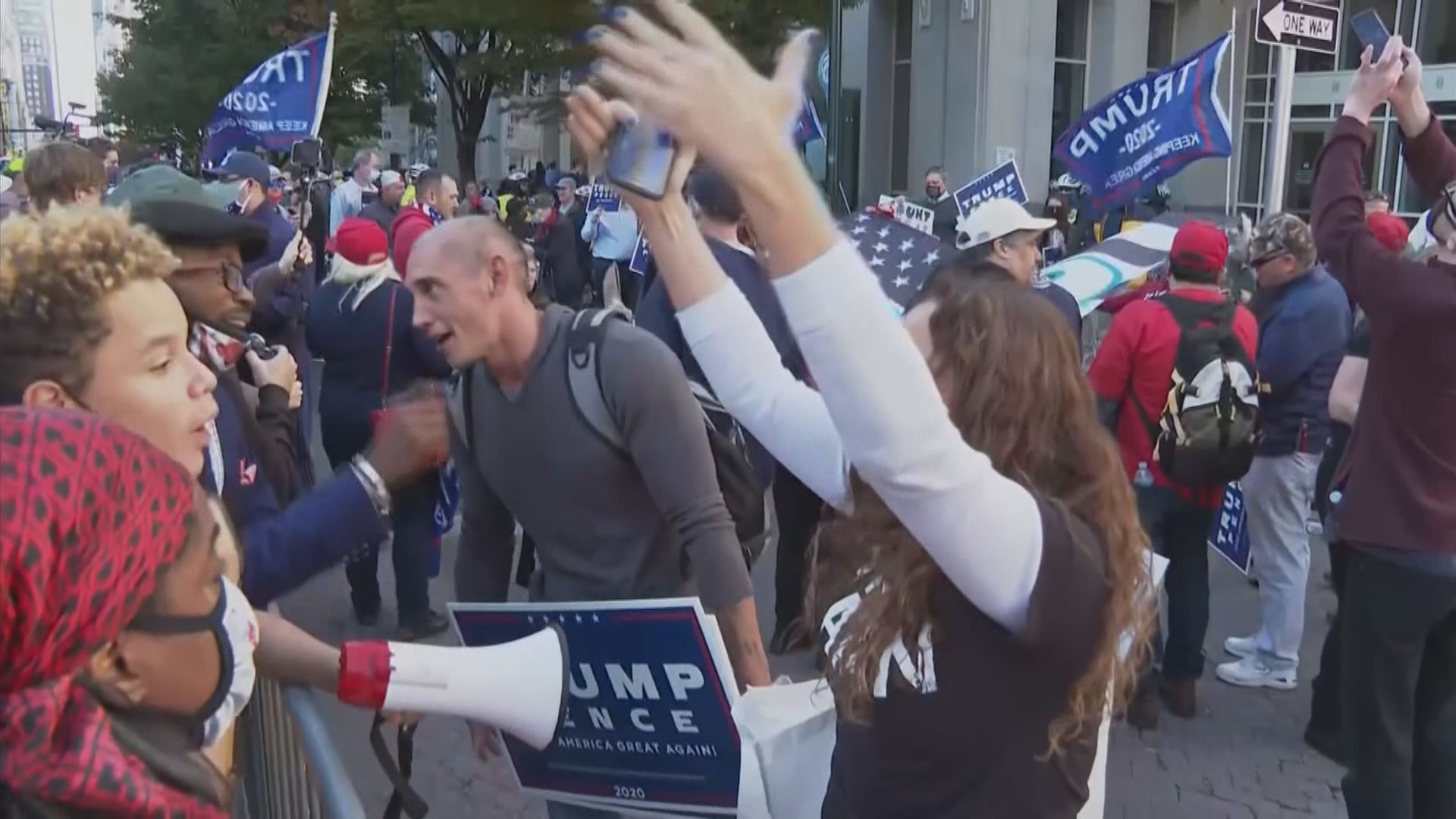 選舉在美國各地觸發示威浪潮