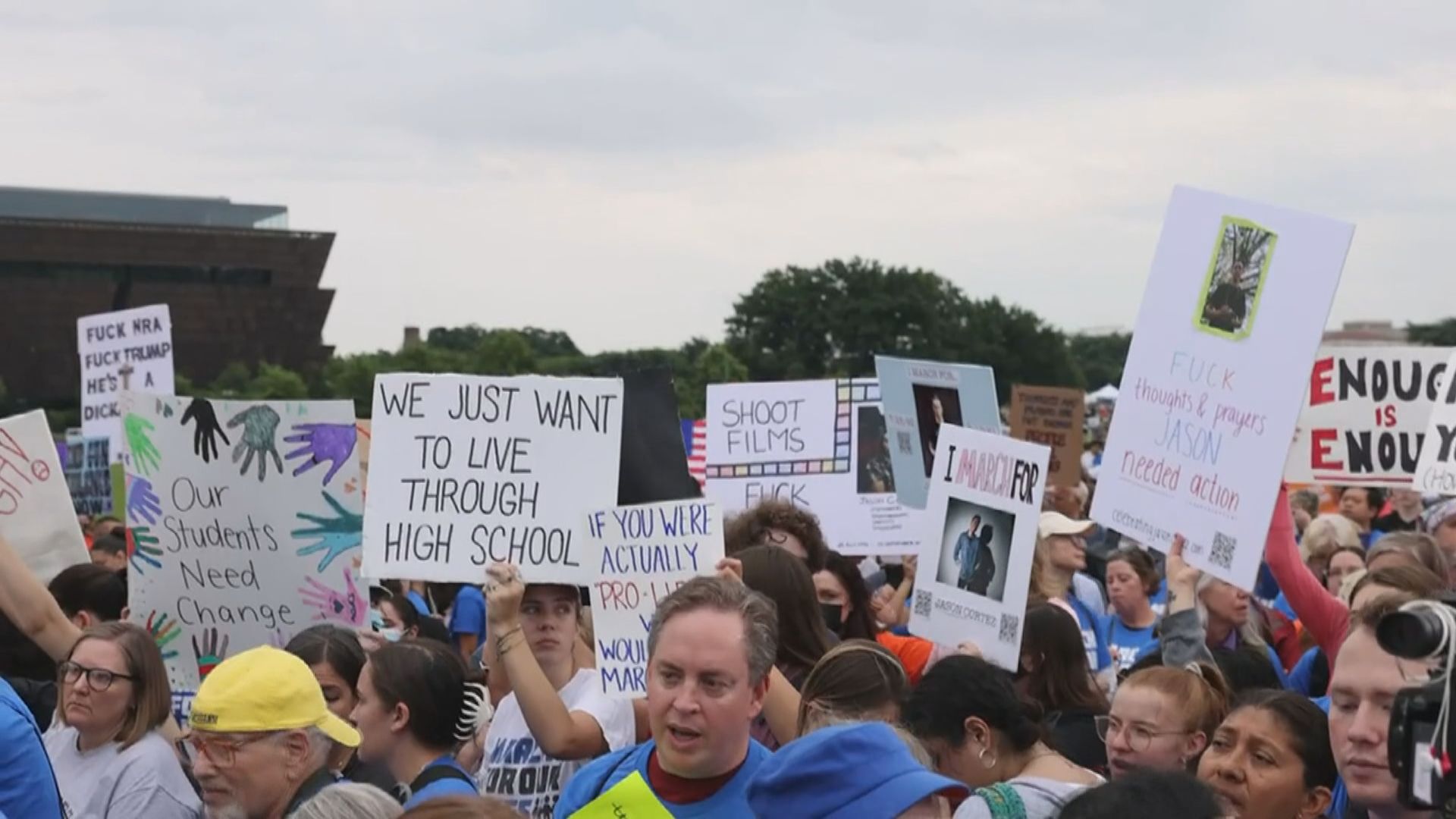 美國多地集會要求加強槍械管制