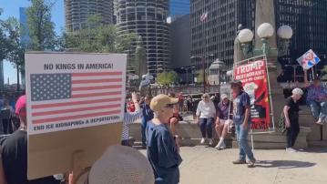 美國芝加哥勞動節遊行抗議特朗普擬派國民警衛隊