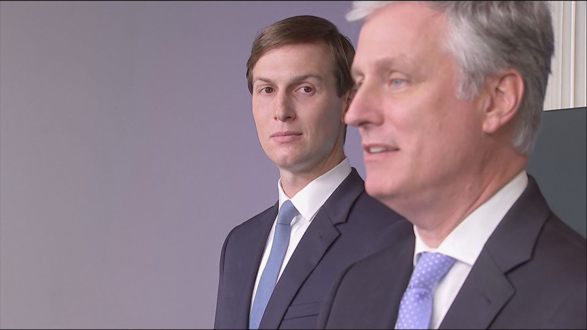 據報官員討論引用憲法解除特朗普總統職務　近百名民主黨議員表態支持