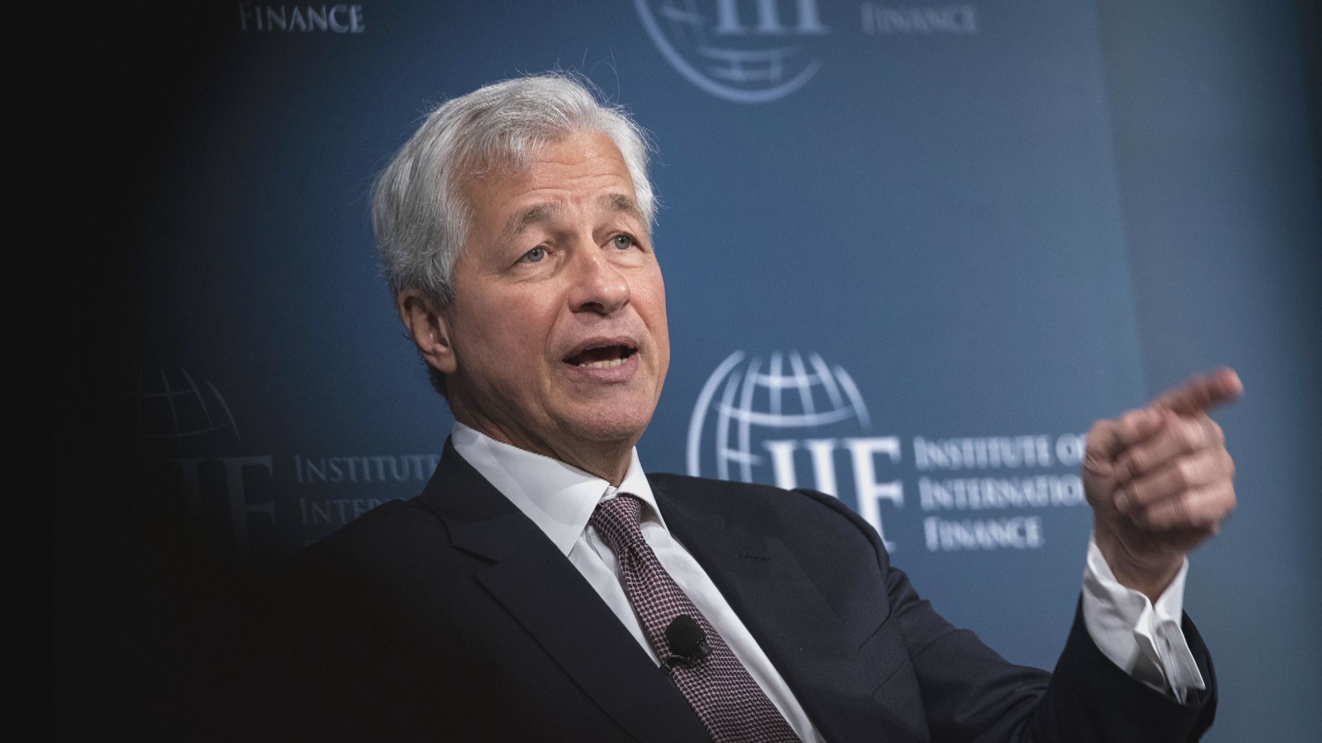 摩通CEO：惠譽降美國評級不太重要並且荒謬