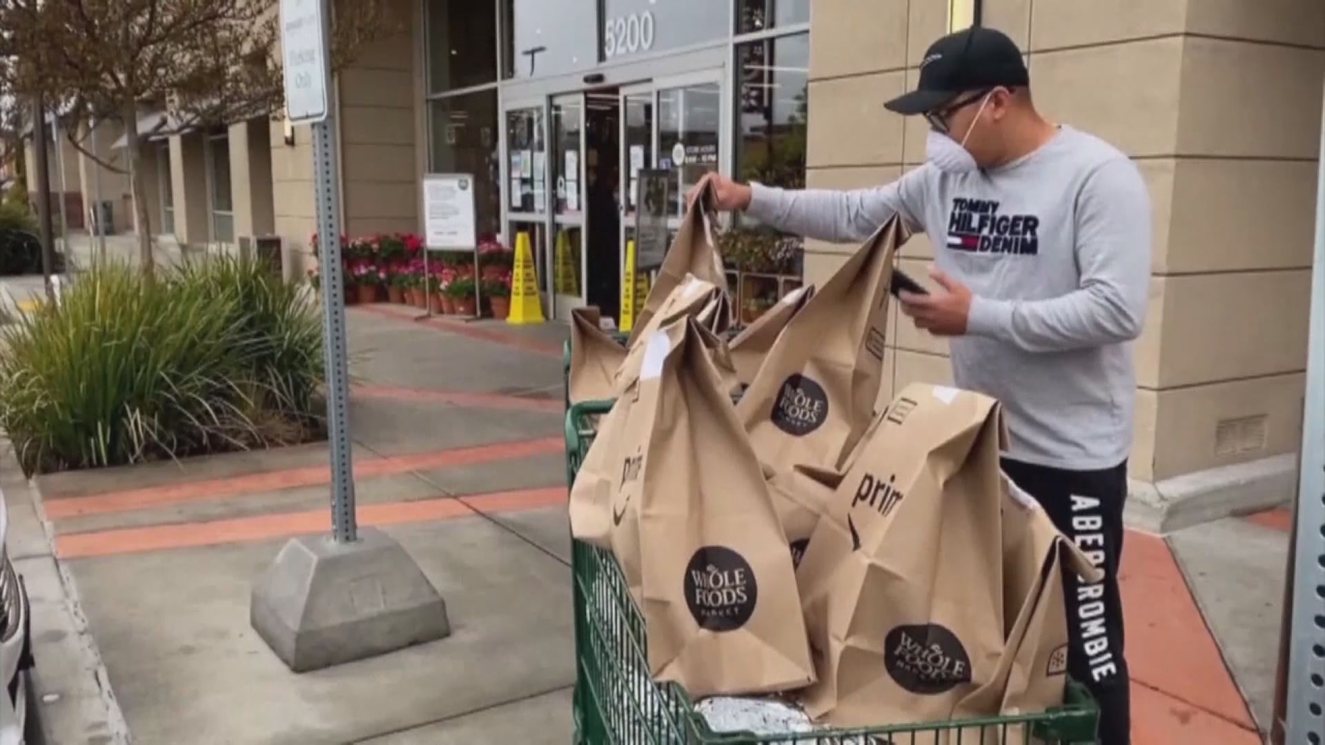 疫情下外賣訂單增加　引發「外賣紙袋荒」