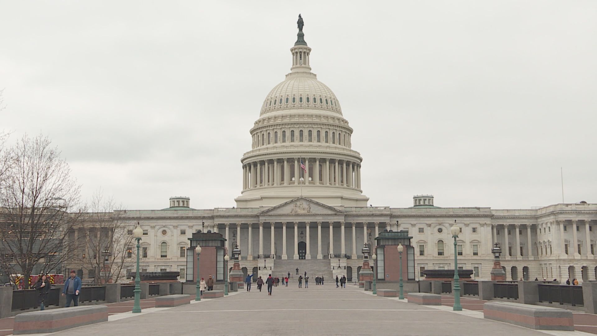 美國指有情報顯示民兵組織試圖再衝擊國會　眾議院取消周四會議