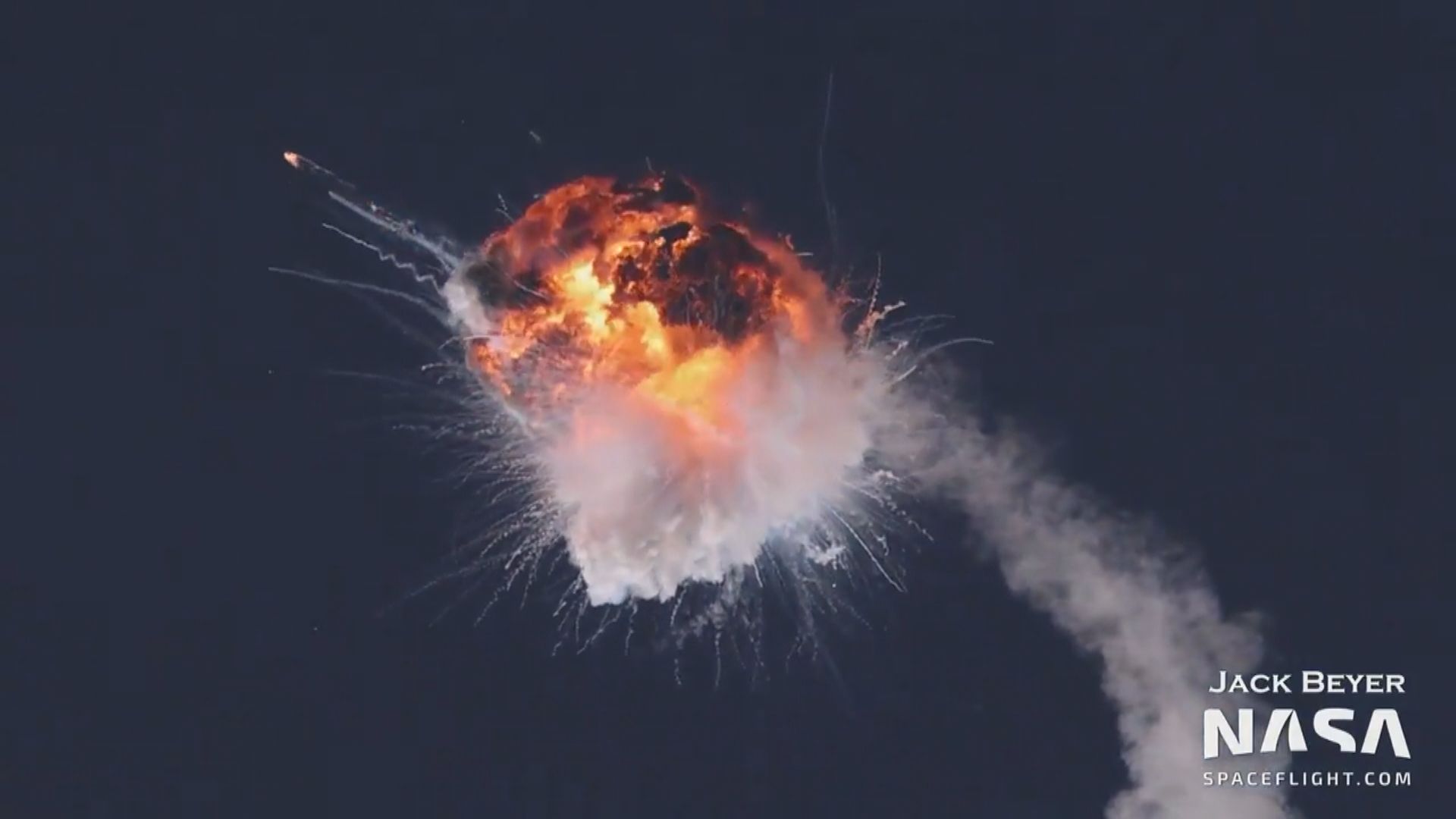 美國初創航天公司火箭首飛失敗　半空中爆炸