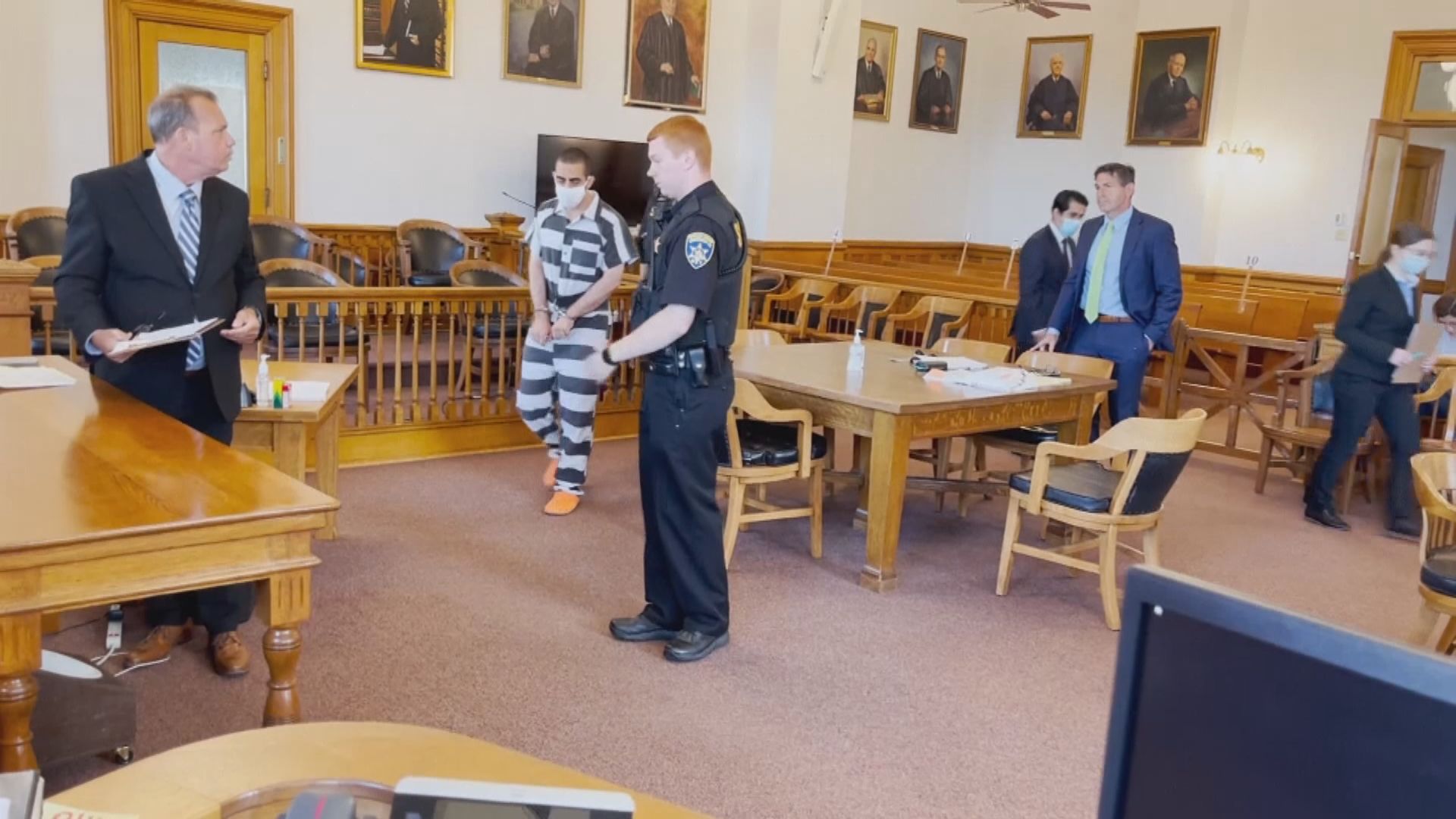 《撒旦詩篇》作者拉什迪據報已能說話　施襲疑犯否認控罪 