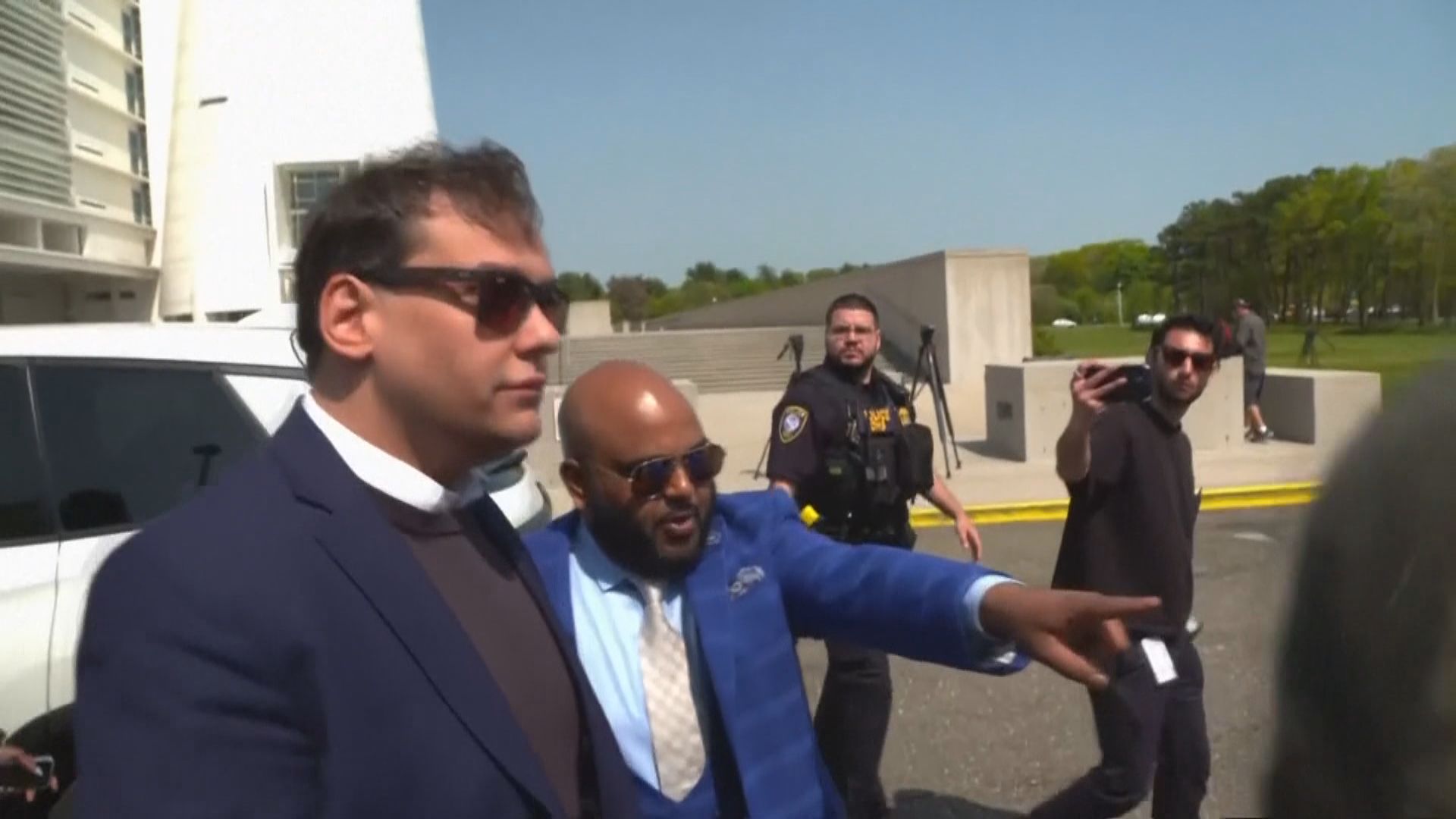 醜聞纏身美國眾議員桑托斯被控欺詐等13項罪名