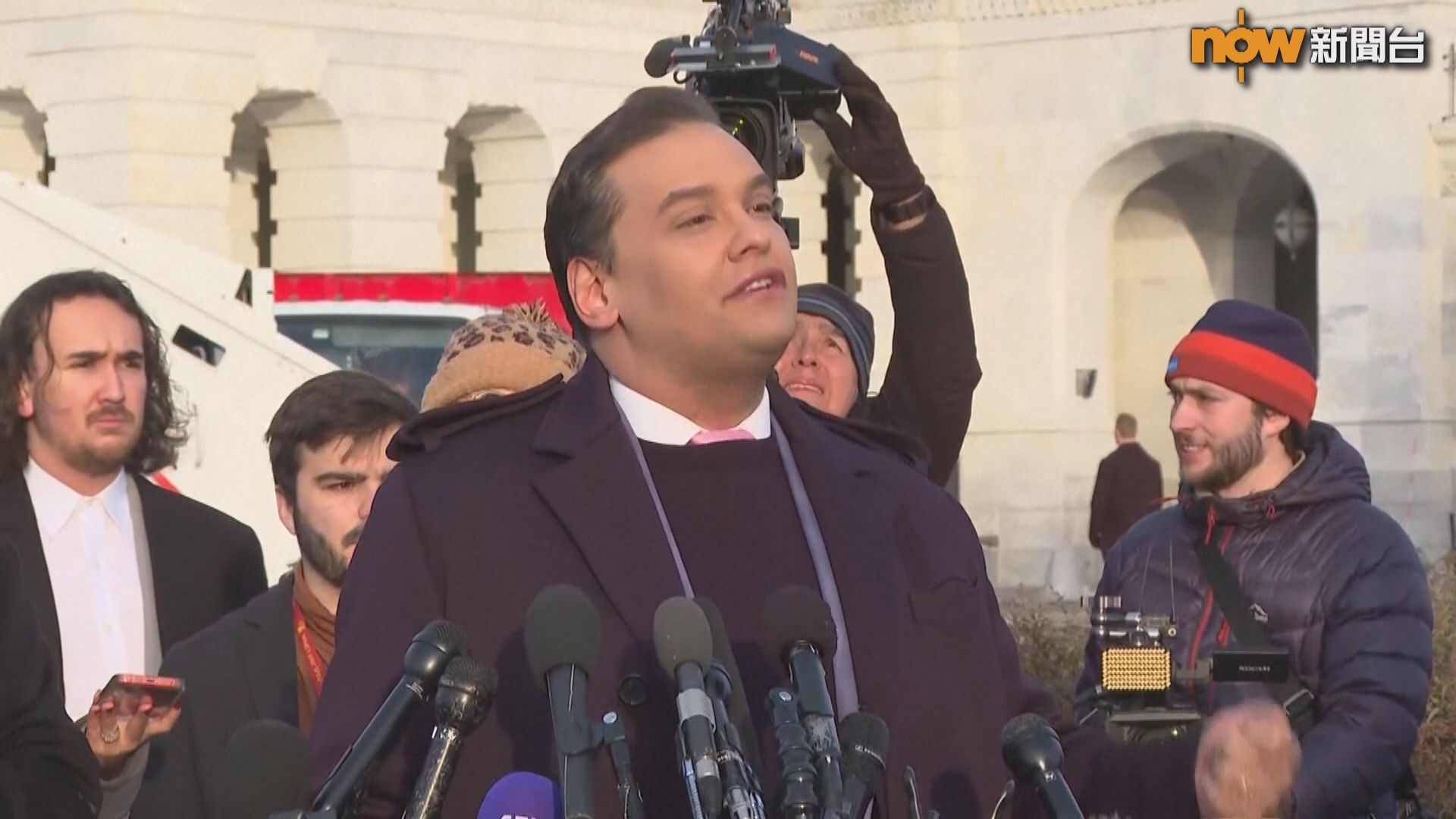 涉欺詐等指控 美國眾議員桑托斯被逐出議會