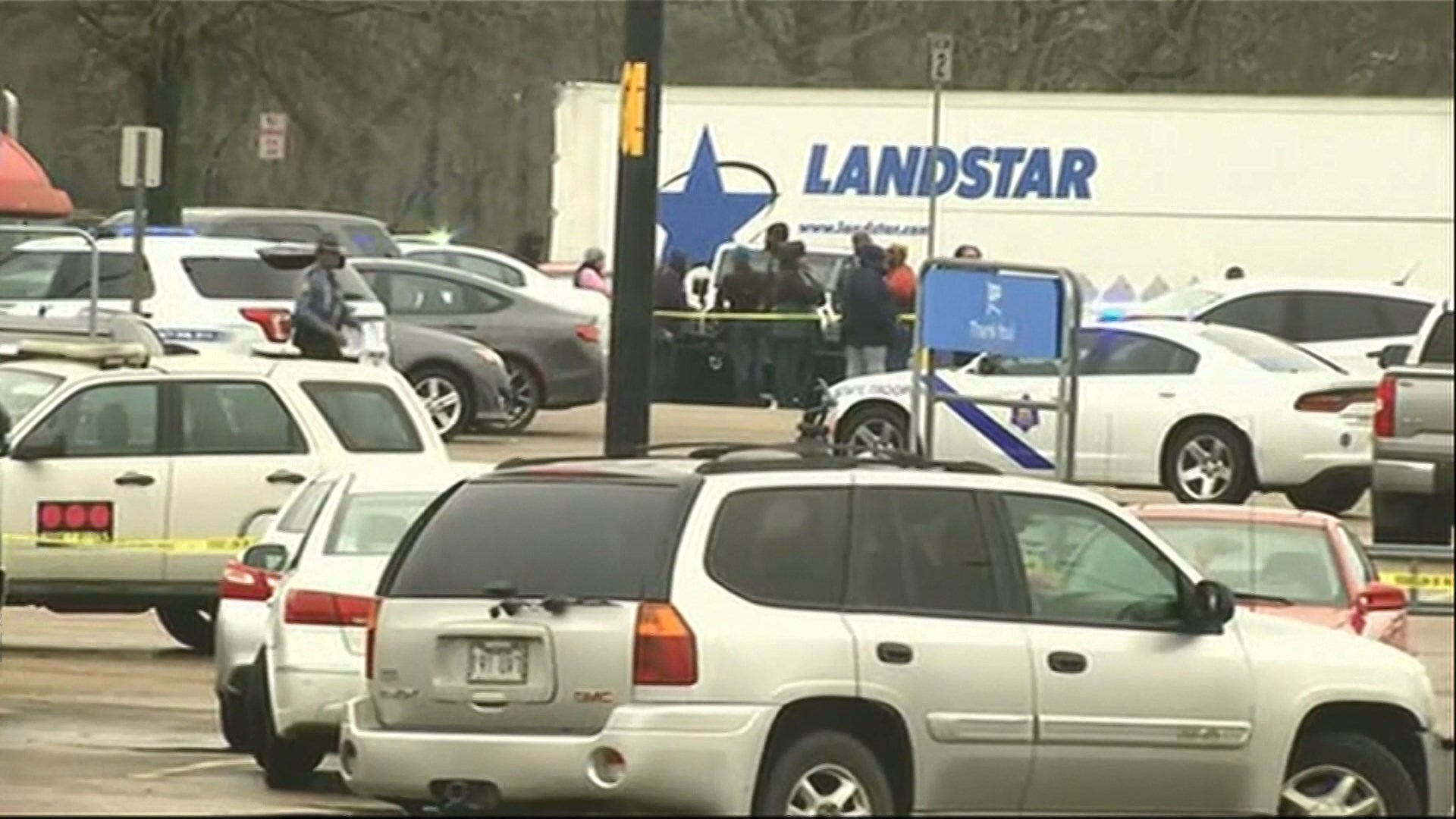 阿肯色州超市槍擊兩警受傷槍手被擊斃