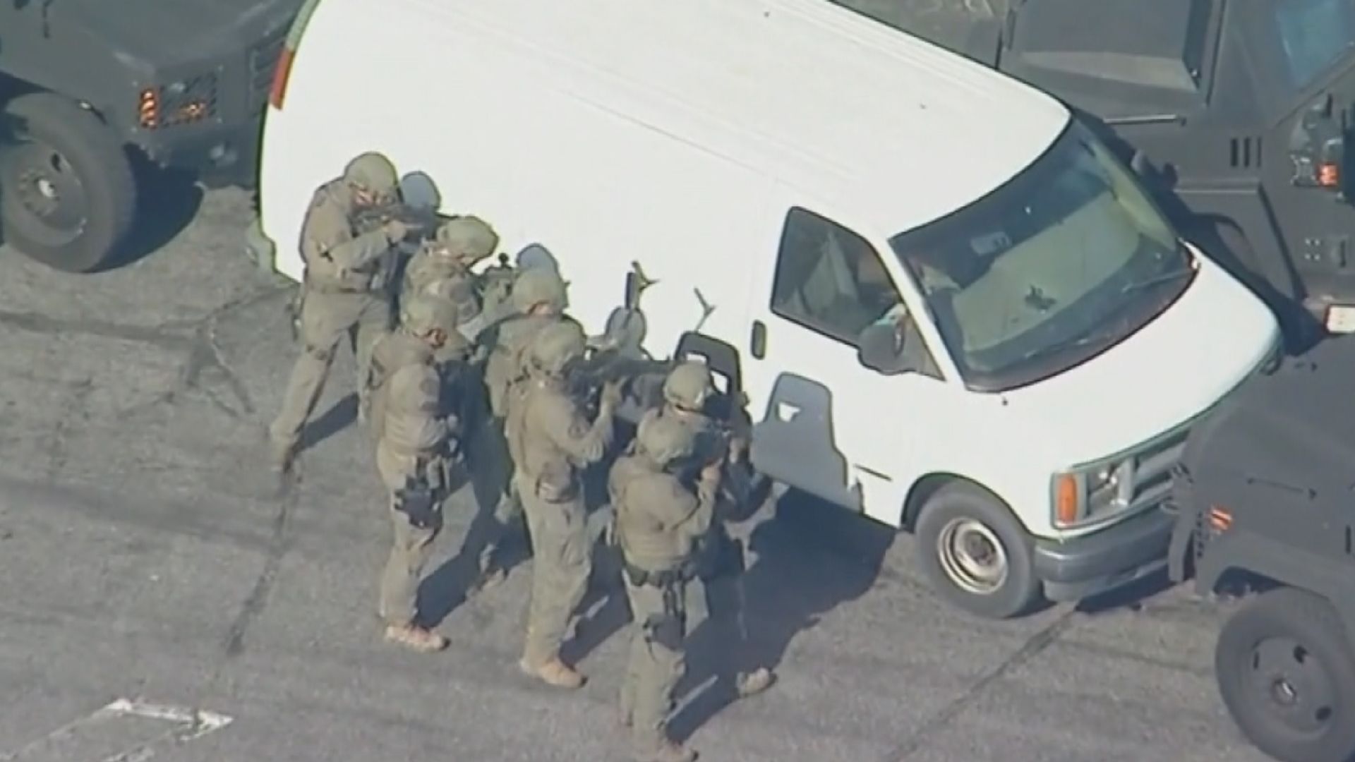 美國警方續查洛杉磯槍擊案　未知貨車內死者是否疑犯