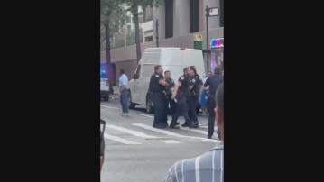 紐約曼哈頓槍擊案5死6傷　27歲槍手行兇後吞槍身亡