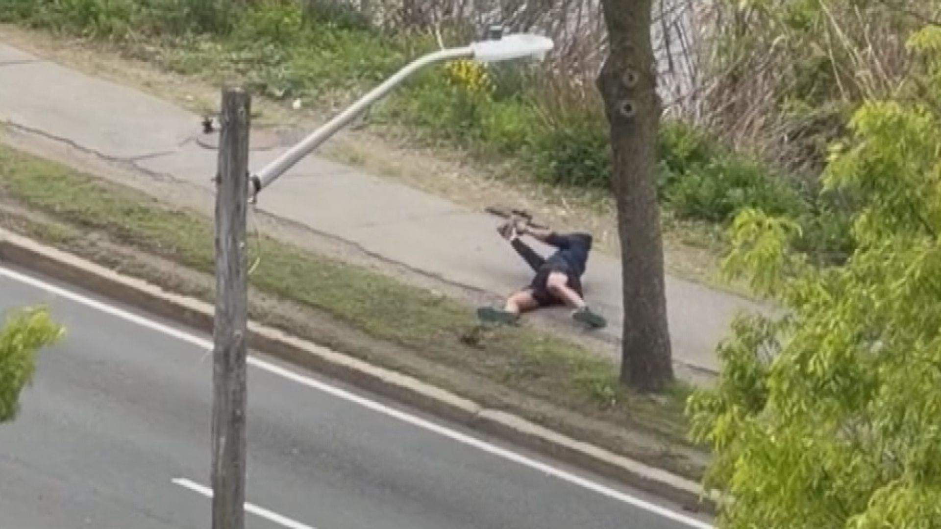 波士頓市郊有男子隨機掃射後被制服　兩人中槍命危