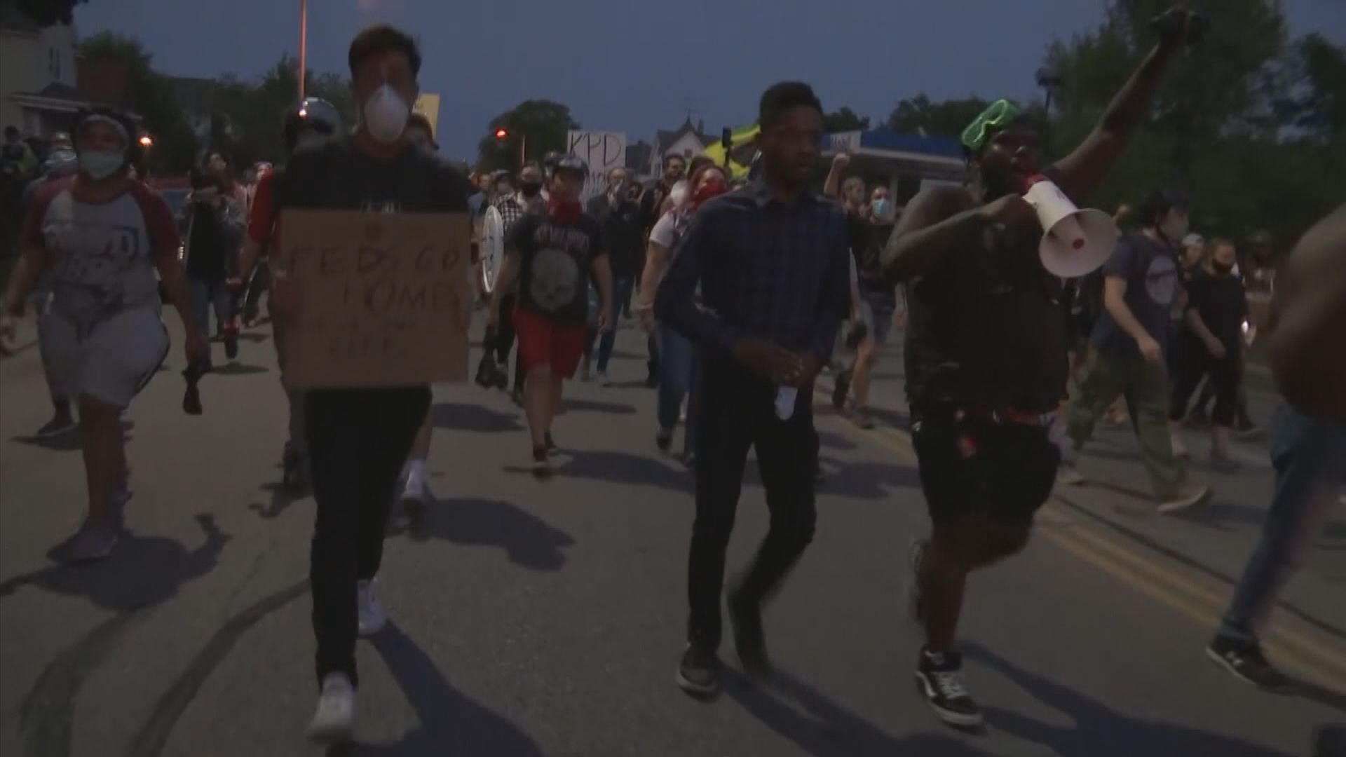 美基諾沙市示威持續　特朗普指會派聯邦執法人員到當地協助