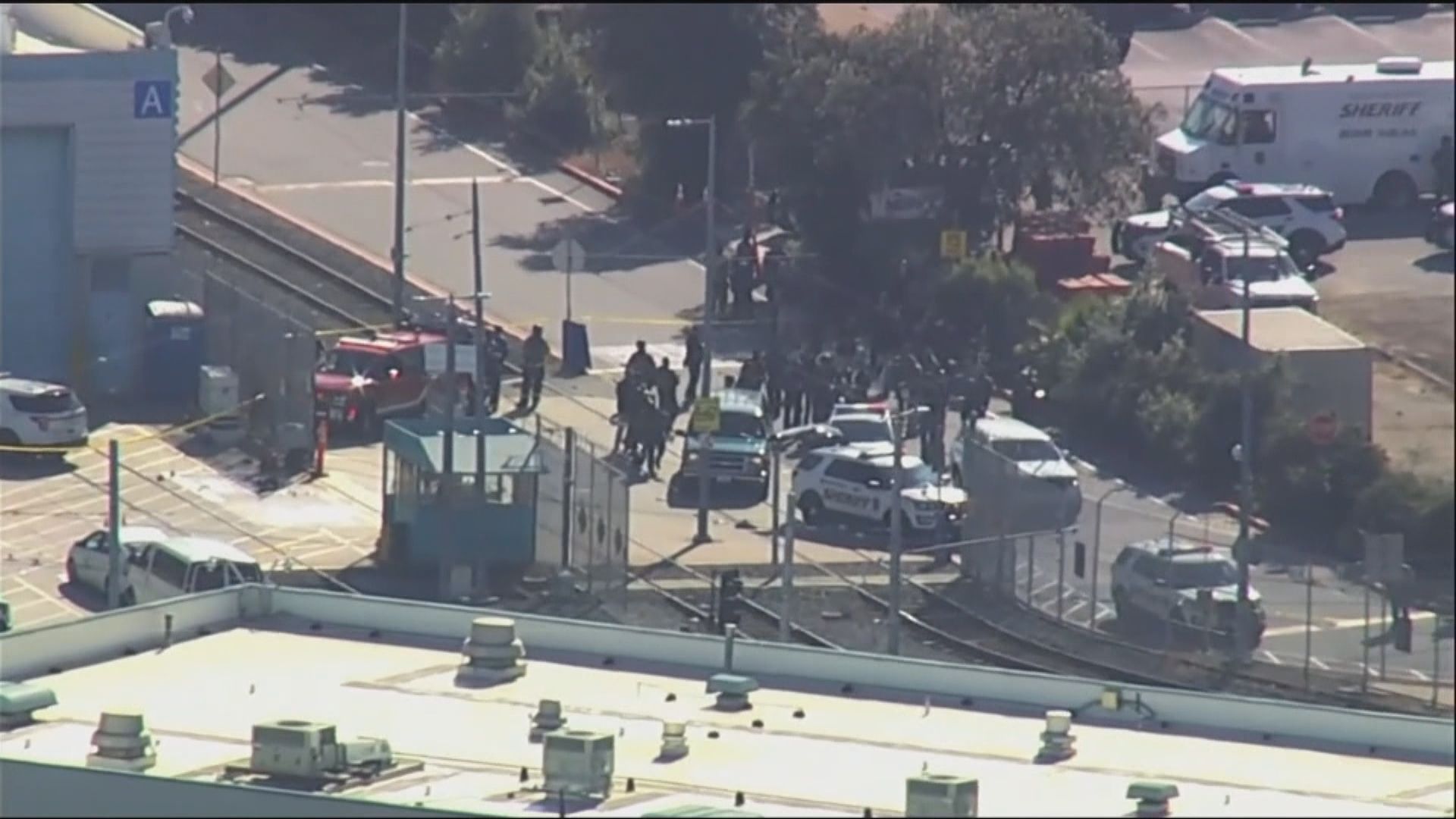 美國加州槍擊案造成九人死亡