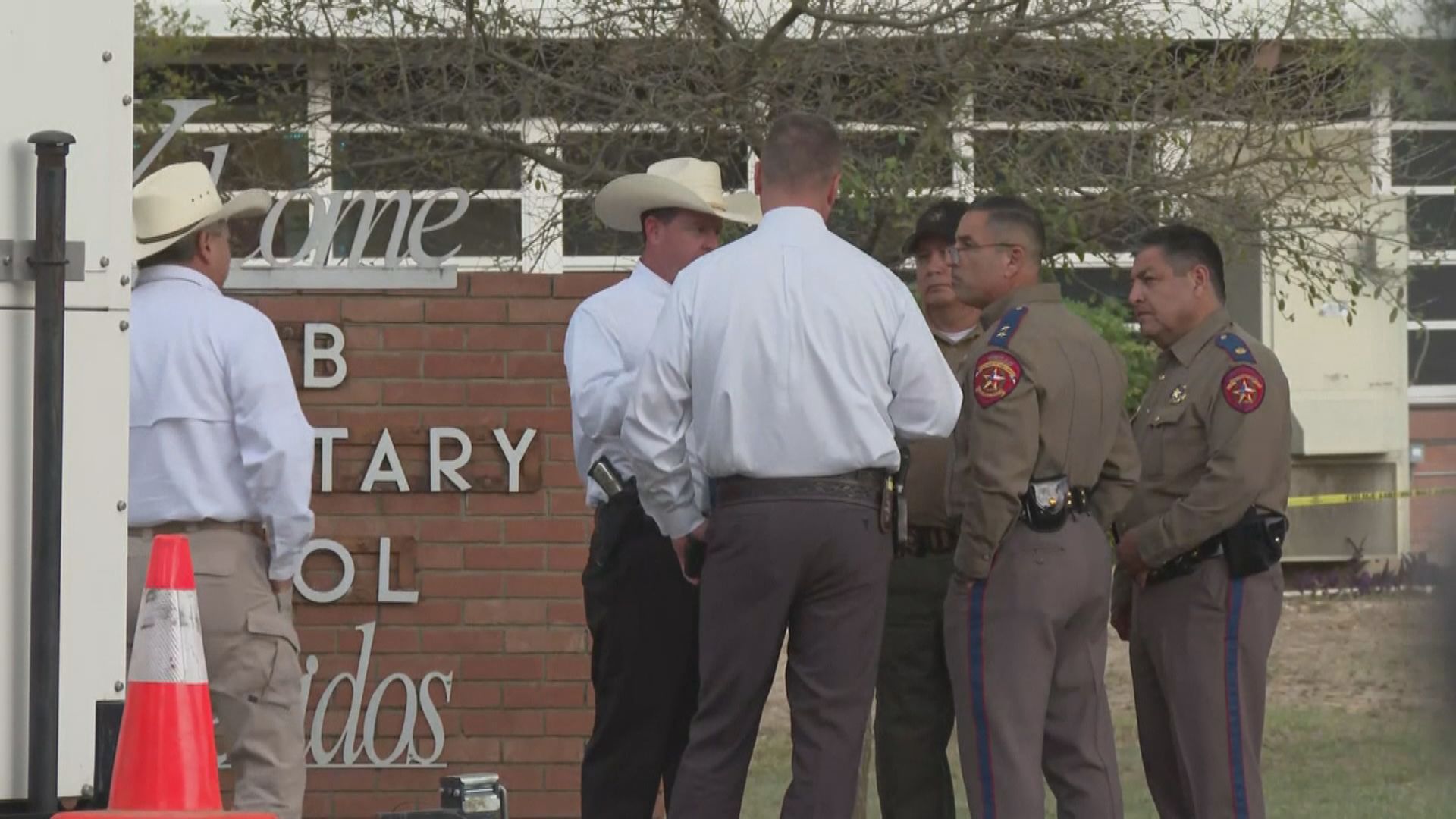 美國得州小學發生槍擊案　至少20人喪生