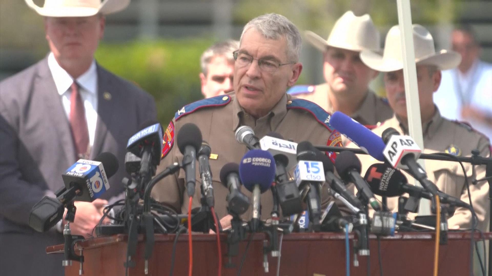 得州槍擊案　當局承認警察未及早攻入課室是錯誤決定