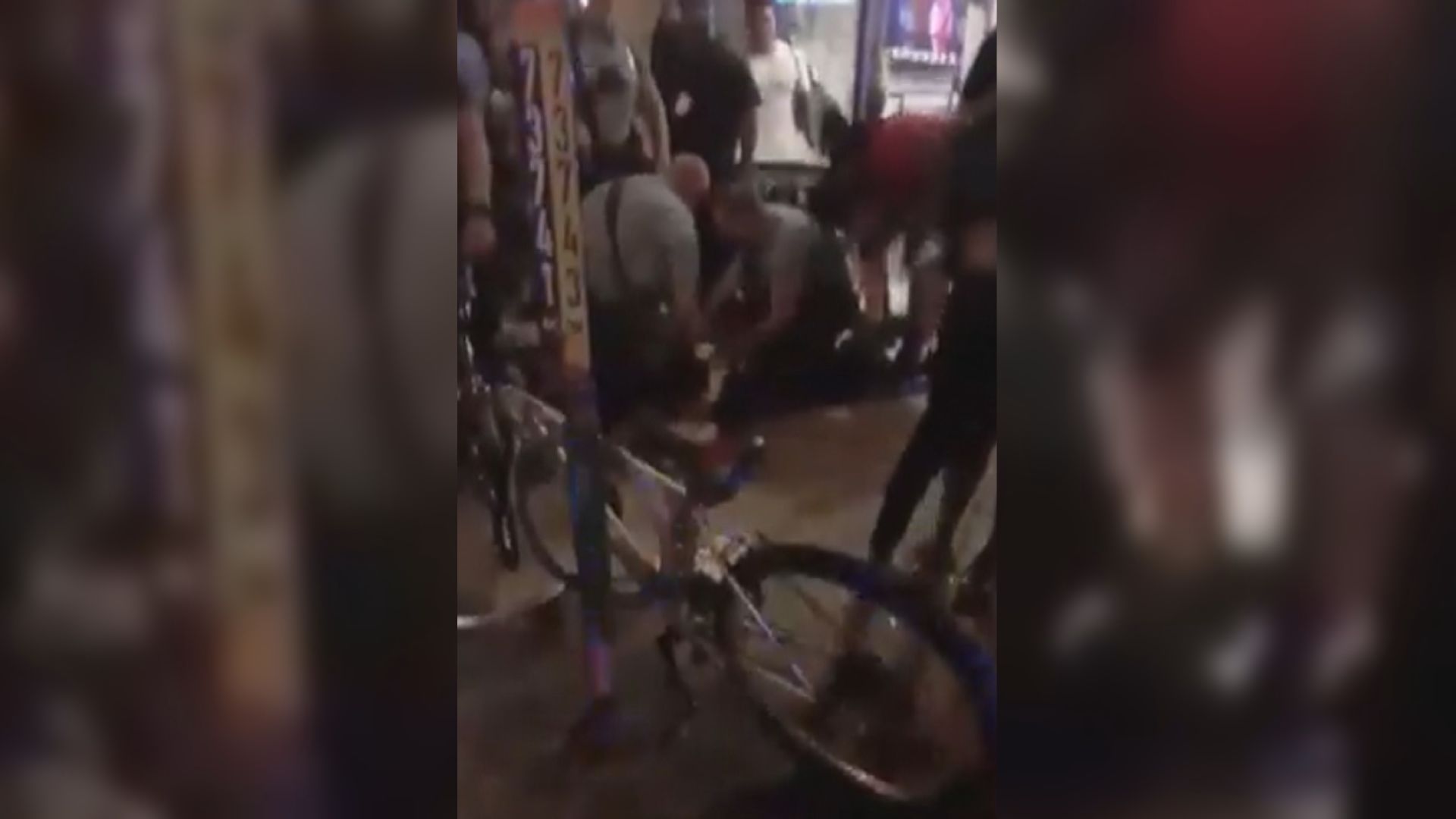 美國明尼阿波利斯槍擊案多人死傷