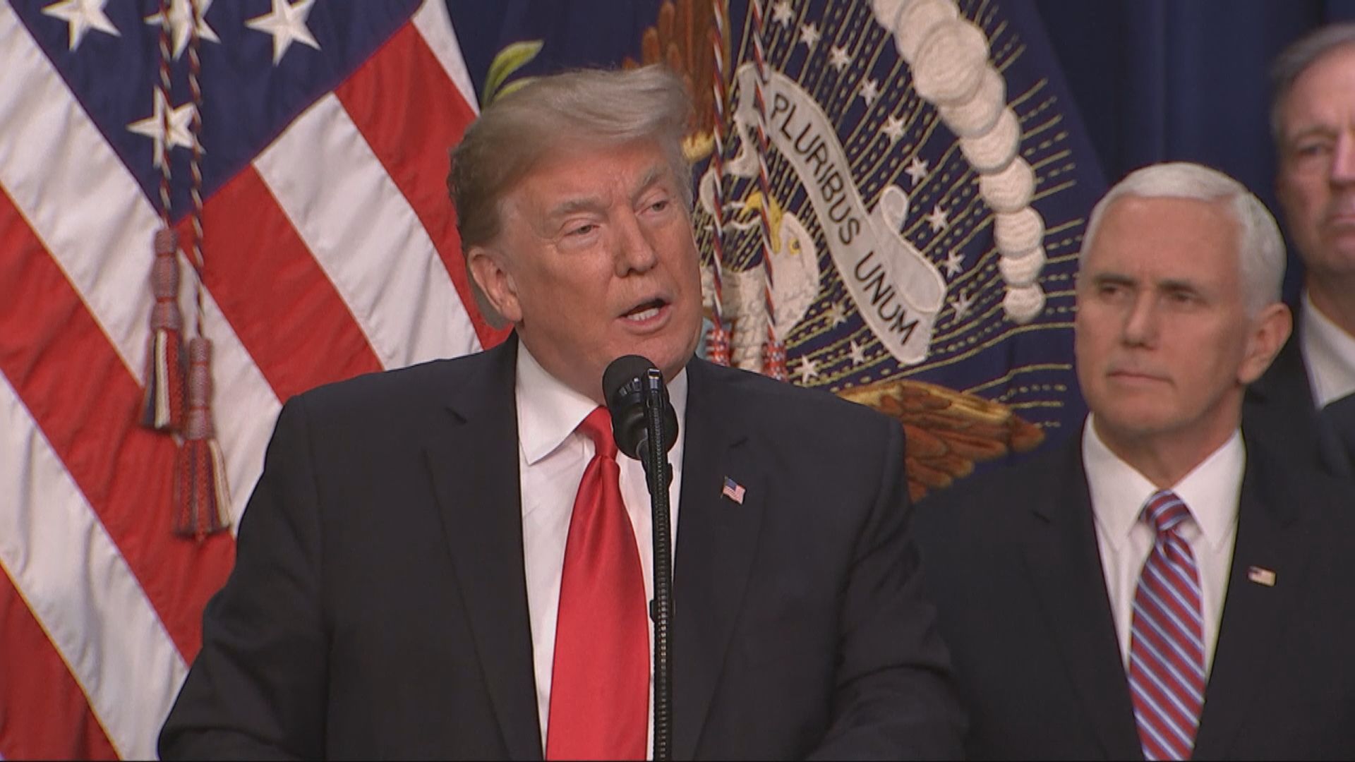 特朗普拒絕簽署緊急開支法案